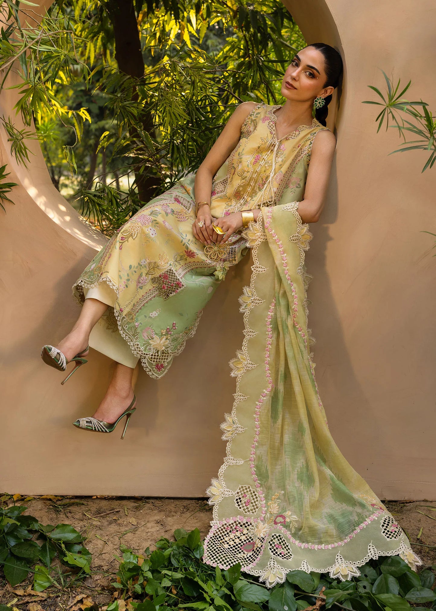 BONJOUR AND BLOOM - D4A | Crimson | Tasawar Luxe Lawn 2025
