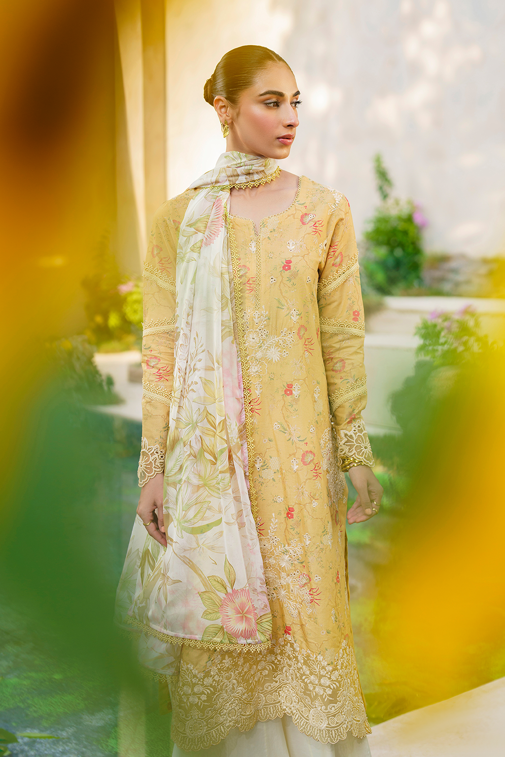 SFL-09 | Iznik | Festive Lawn Collection 2024