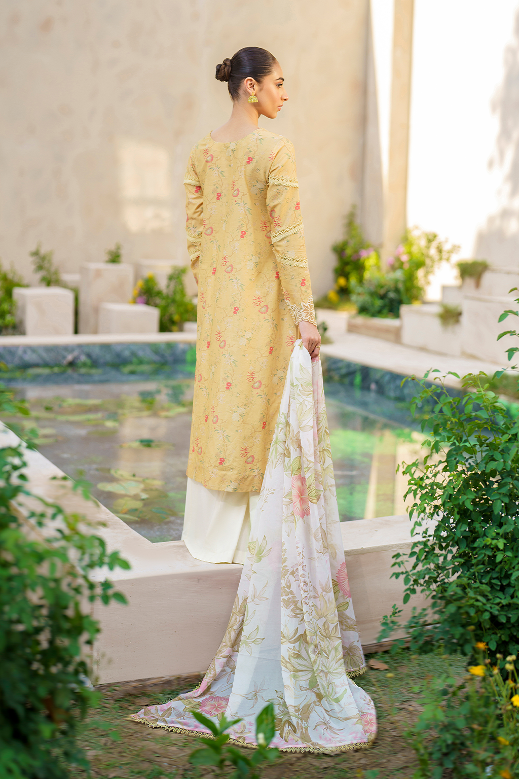 SFL-09 | Iznik | Festive Lawn Collection 2024