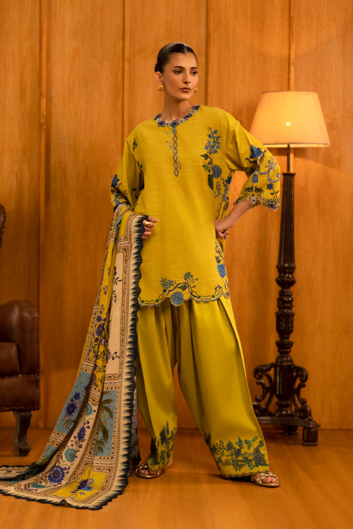 M253-04A-3CY | Sana Safinaz Muzlin Winter Collection 2025