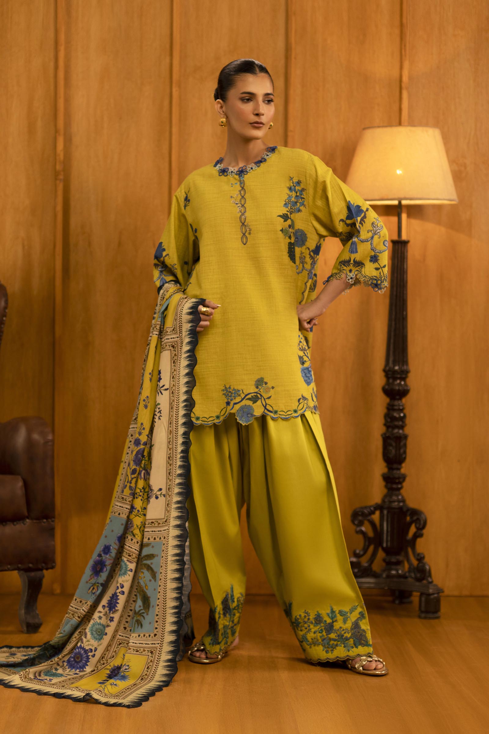 M253-04A-3CY | Sana Safinaz Muzlin Winter Collection 2025