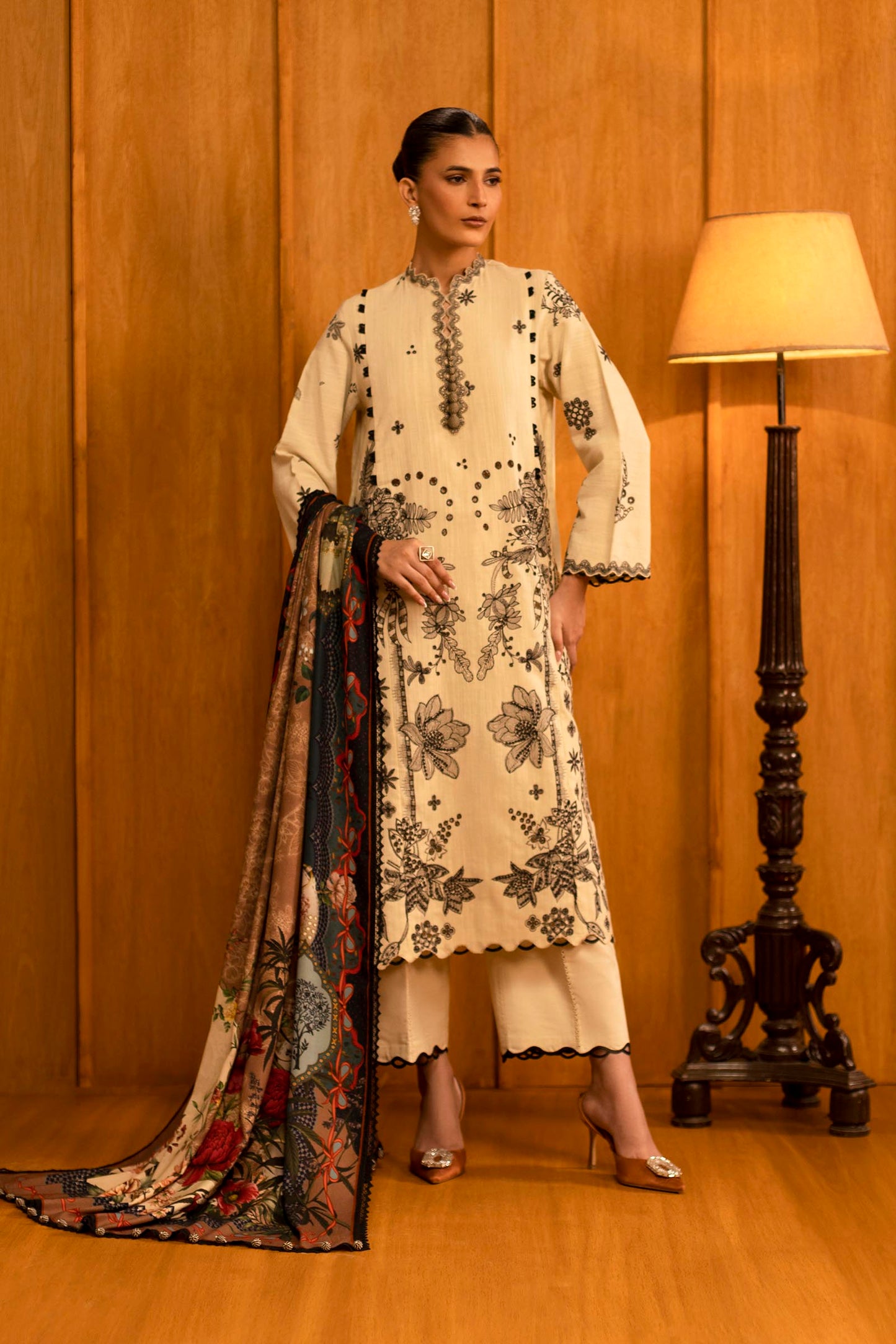 M253-05B-3AP | Sana Safinaz Muzlin Winter Collection 2025