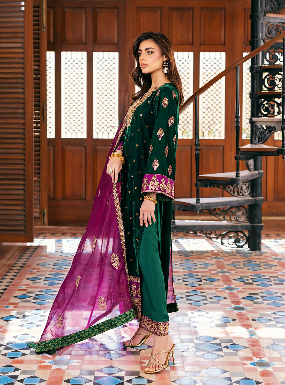 Esha | Zainab Chottani Velvet Collection 2025