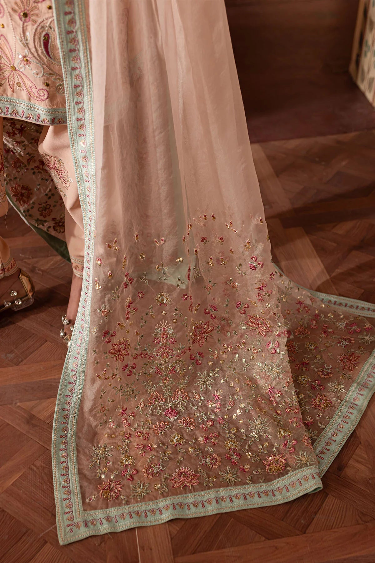 NE-141 | Nureh | Nur Mahal Collection 2025