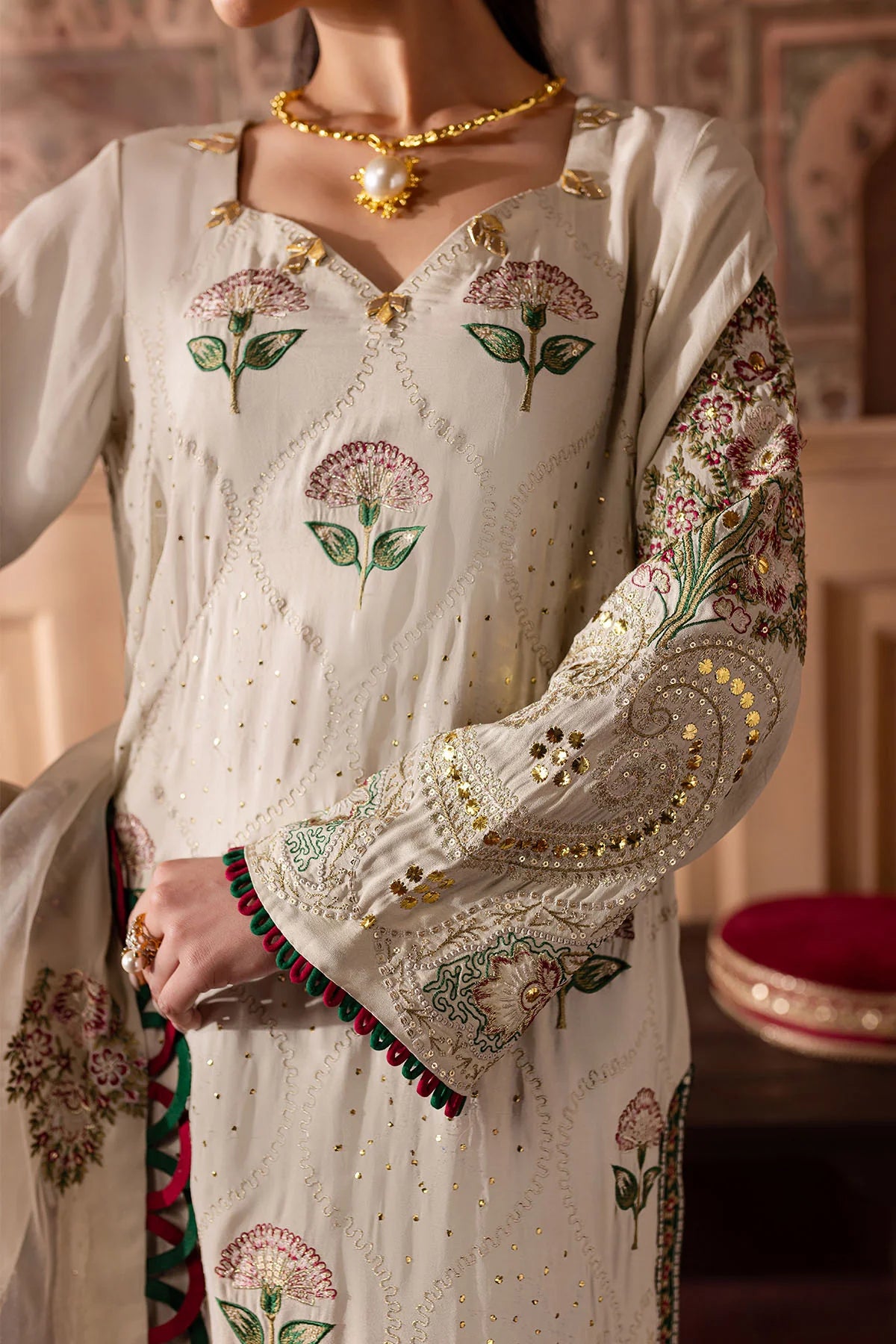 NE-139 | Nureh | Nur Mahal Collection 2025