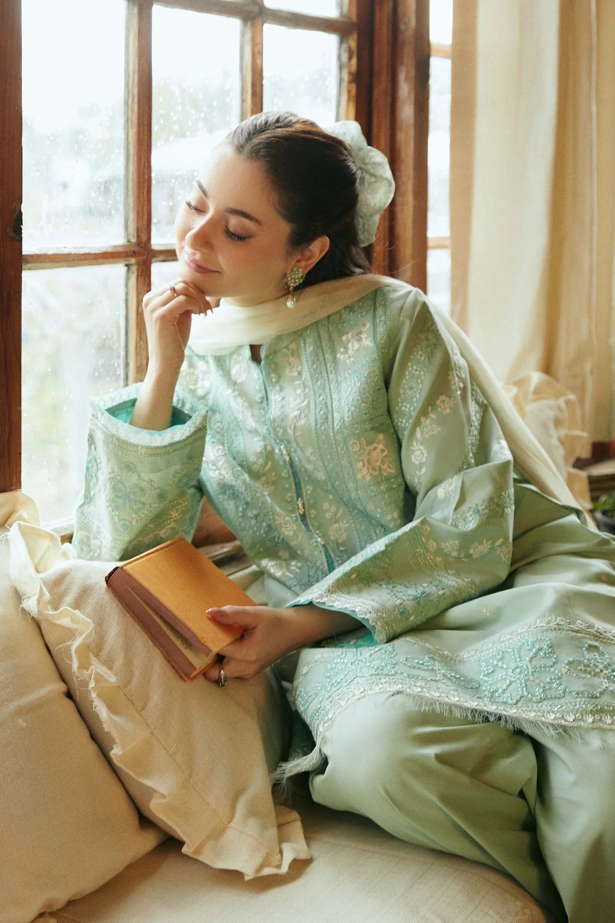 AYRA-6B | Zara Shahjahan | Coco Lawn Volume 2 Collection 2024