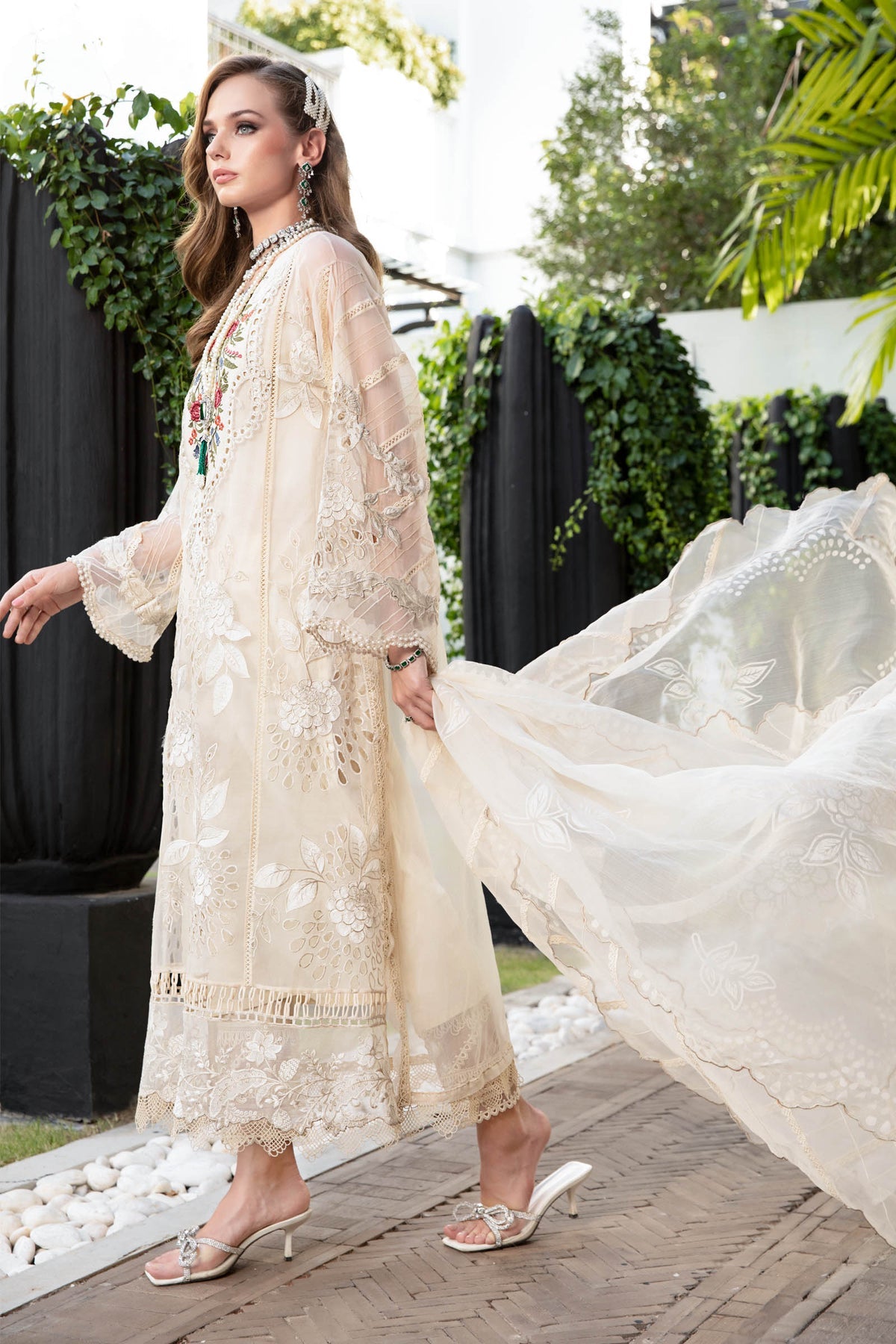 D1 | Maria B | Eid Lawn Collection 2023