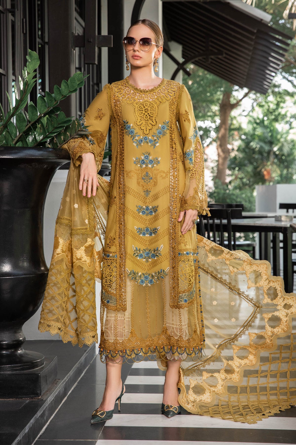 D6 | Maria B | Eid Lawn Collection 2023