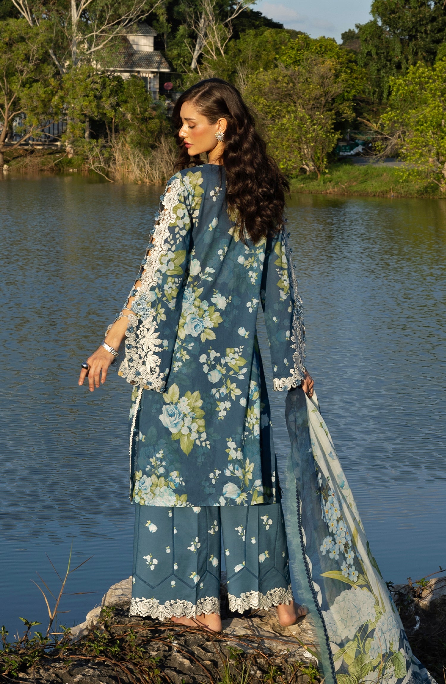 ESA-7B SEA ENCHANTRESS | Elaf Premium | Signature Lawn Collection 2026