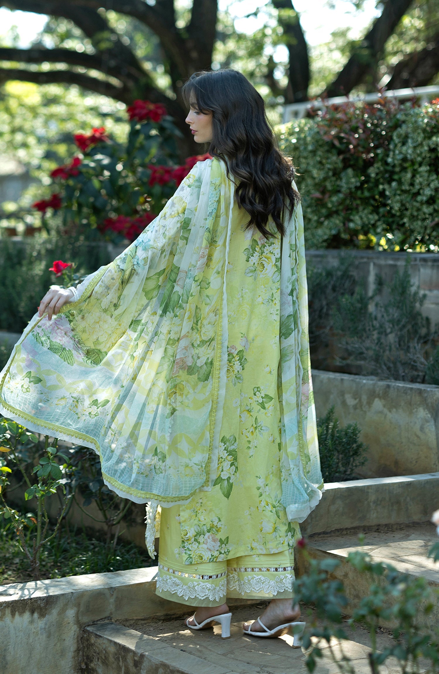 ESA-7A IVORY SEASON | Elaf Premium | Signature Lawn Collection 2026 