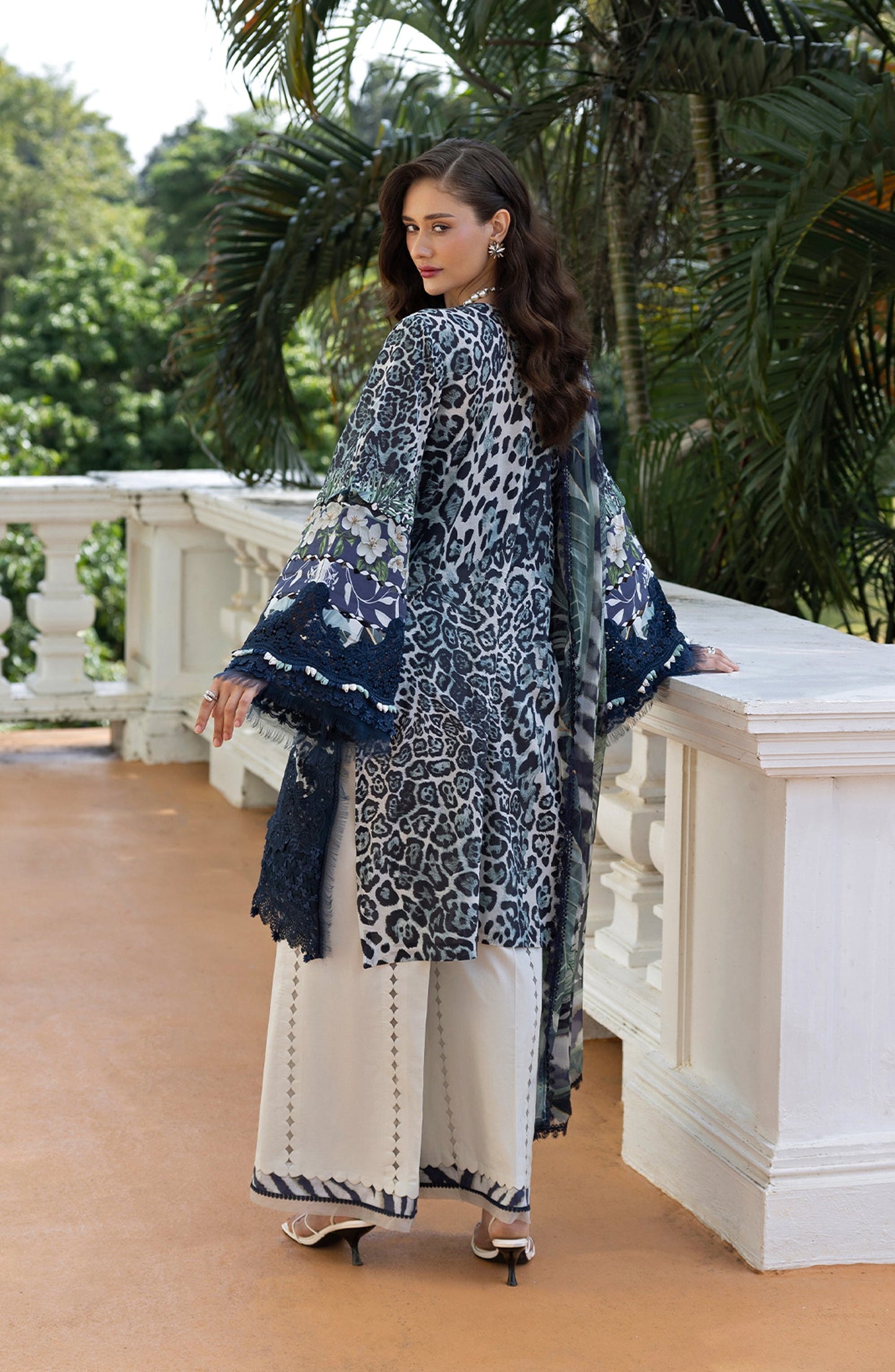 ESA-3B VICTORIAN MUSE | Elaf Premium | Signature Lawn Collection 2026