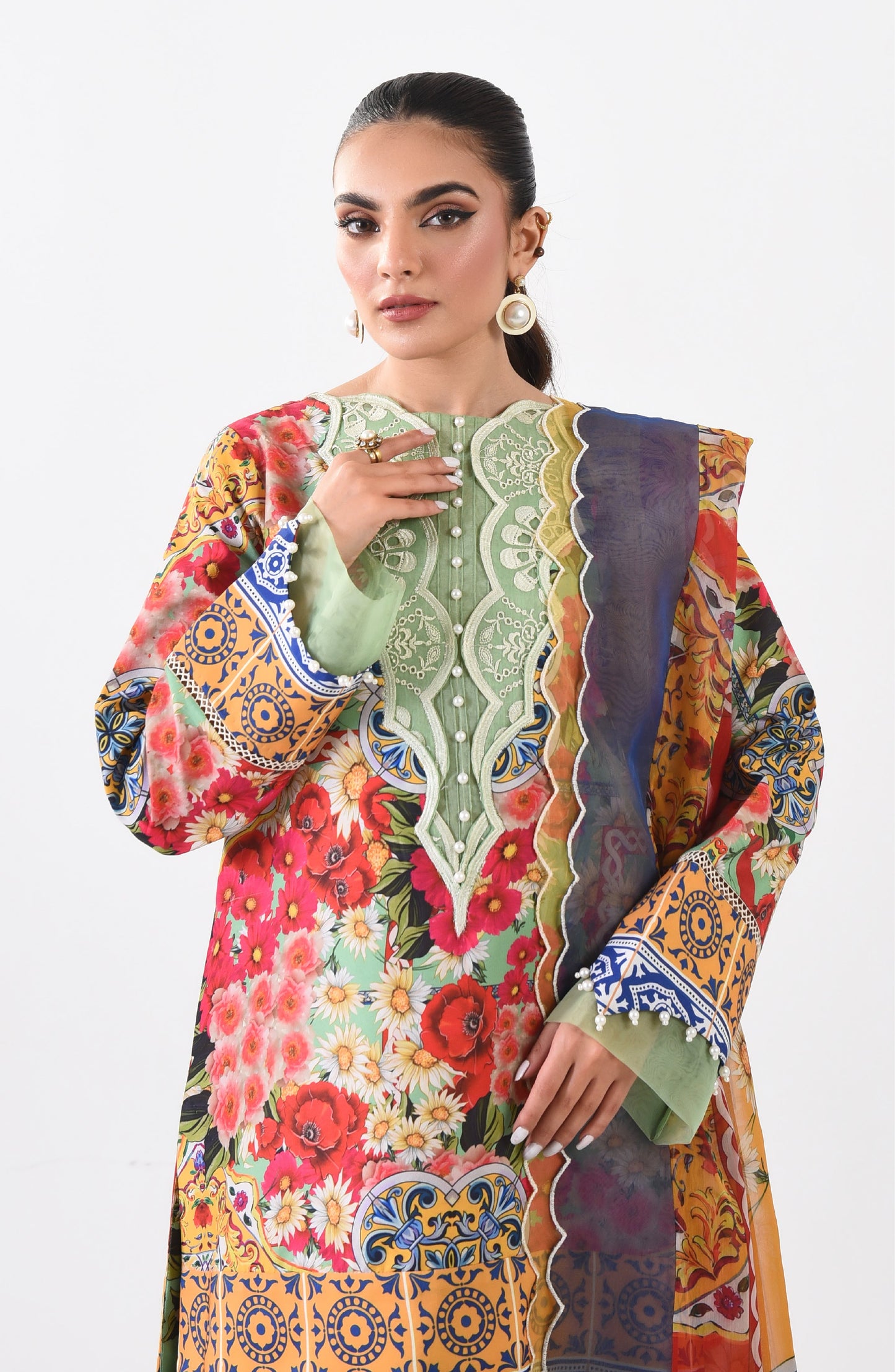 Ana MS24-573 | Maryam and Maria | Summer Luxury Lawn 2024