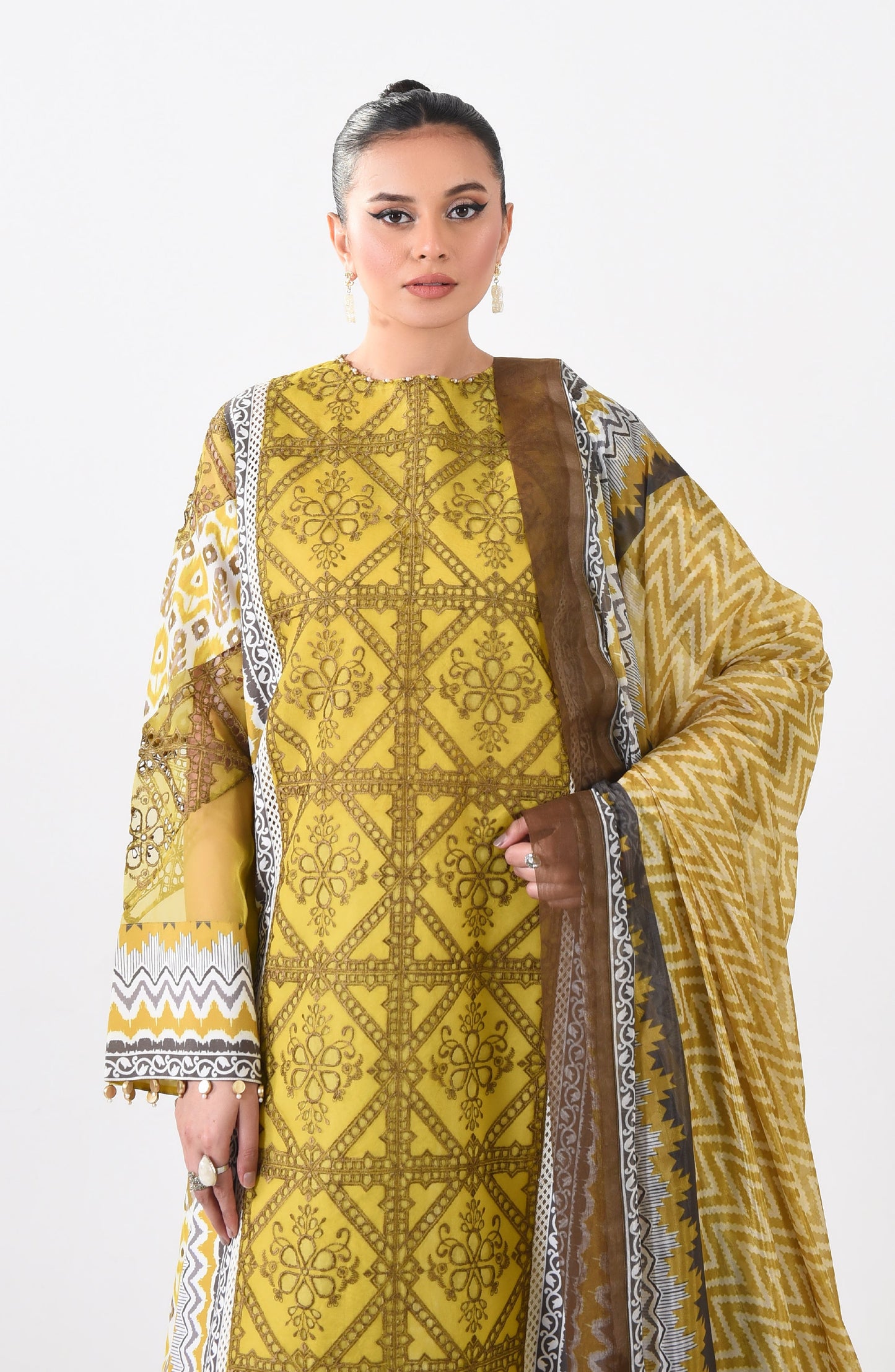 Layla MS24-576 | Maryam and Maria | Summer Luxury Lawn 2024