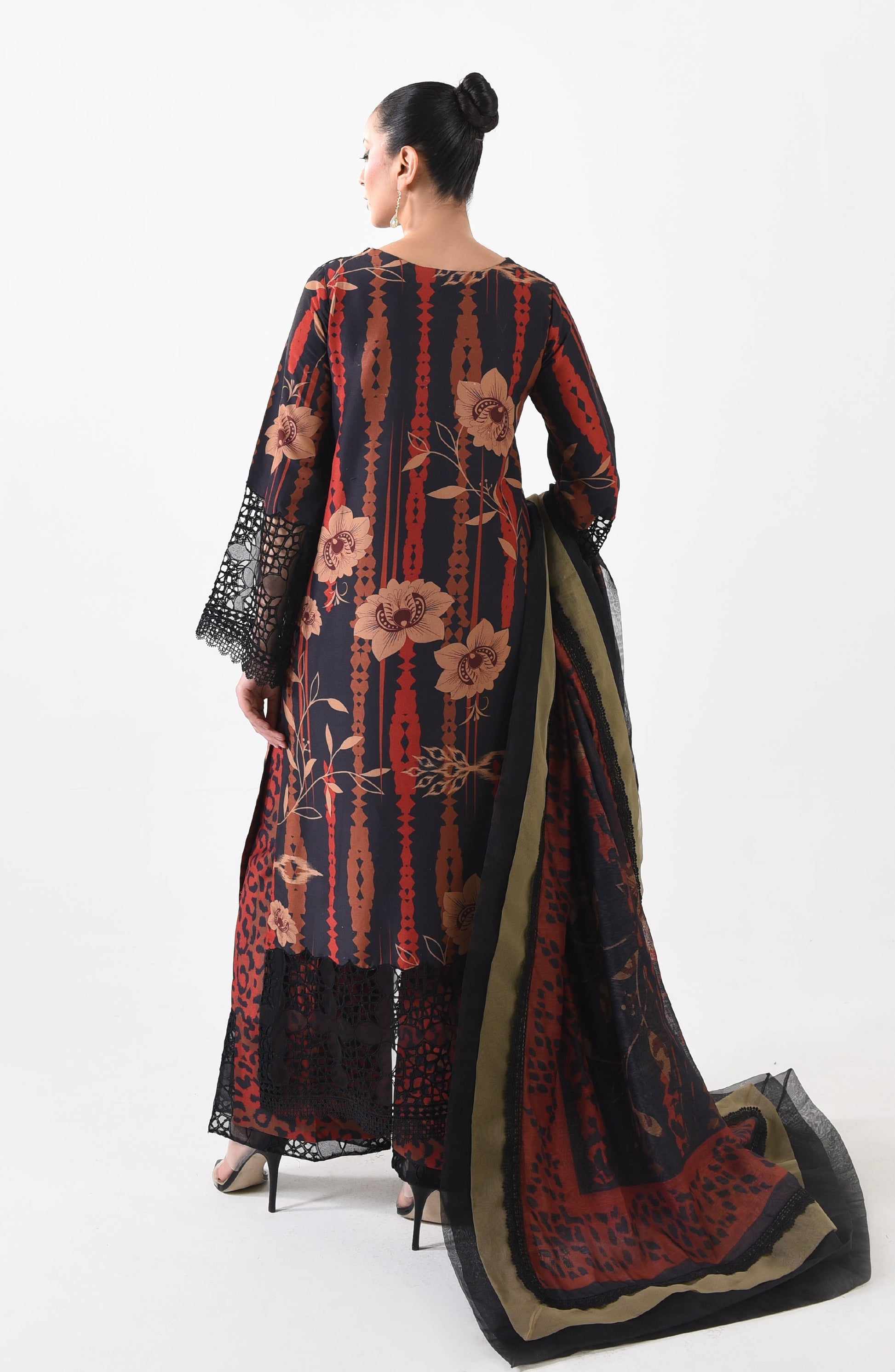 Chione MS24-571 | Maryam and Maria | Summer Luxury Lawn 2024