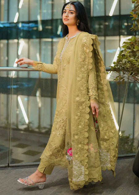 Honey Bloom | Saira Shakira | Luxury Pret Collection 2023