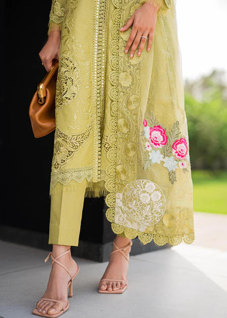 Honey Bloom | Saira Shakira | Luxury Pret Collection 2023