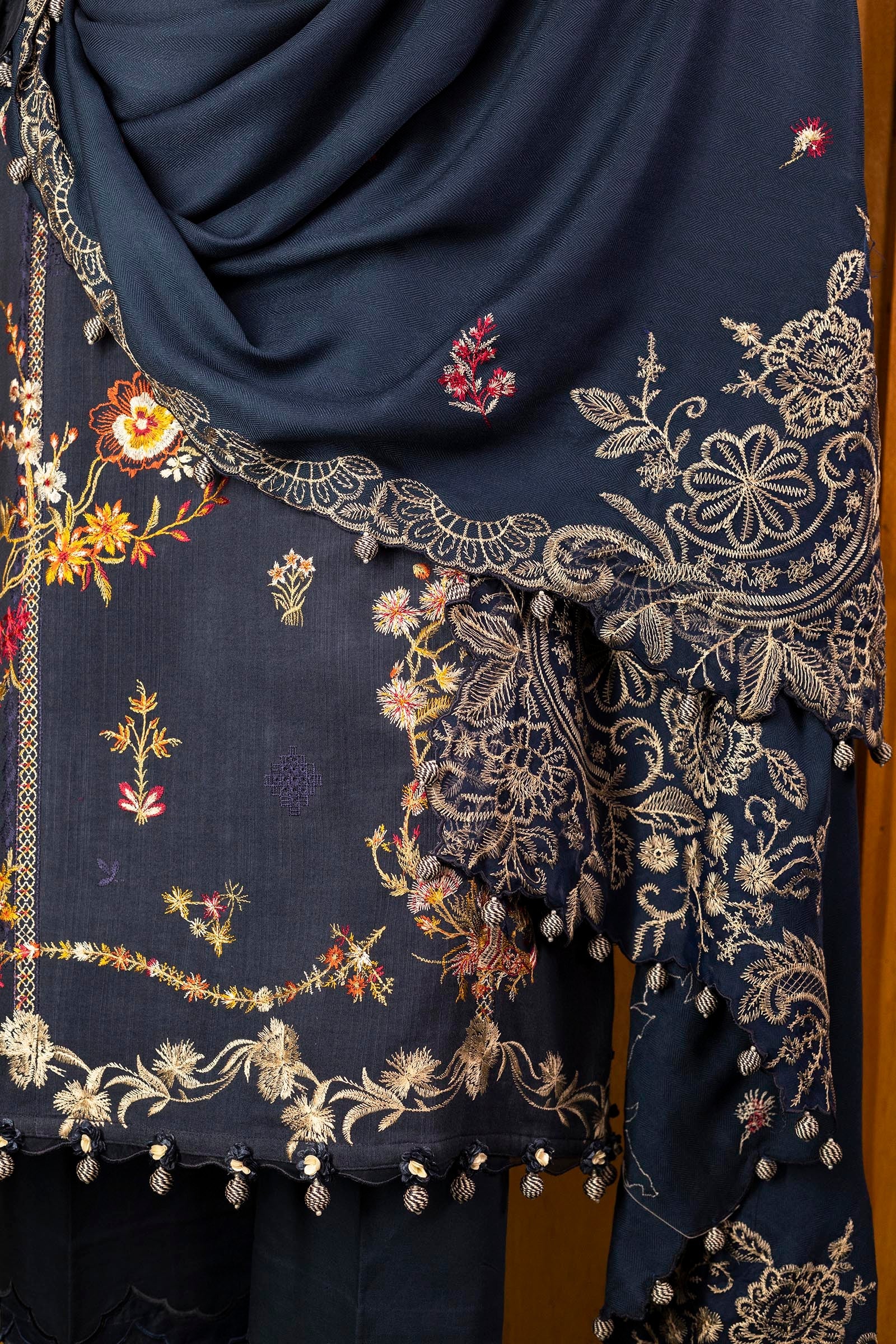 M253-02B-3CP | Sana Safinaz Muzlin Winter Collection 2025