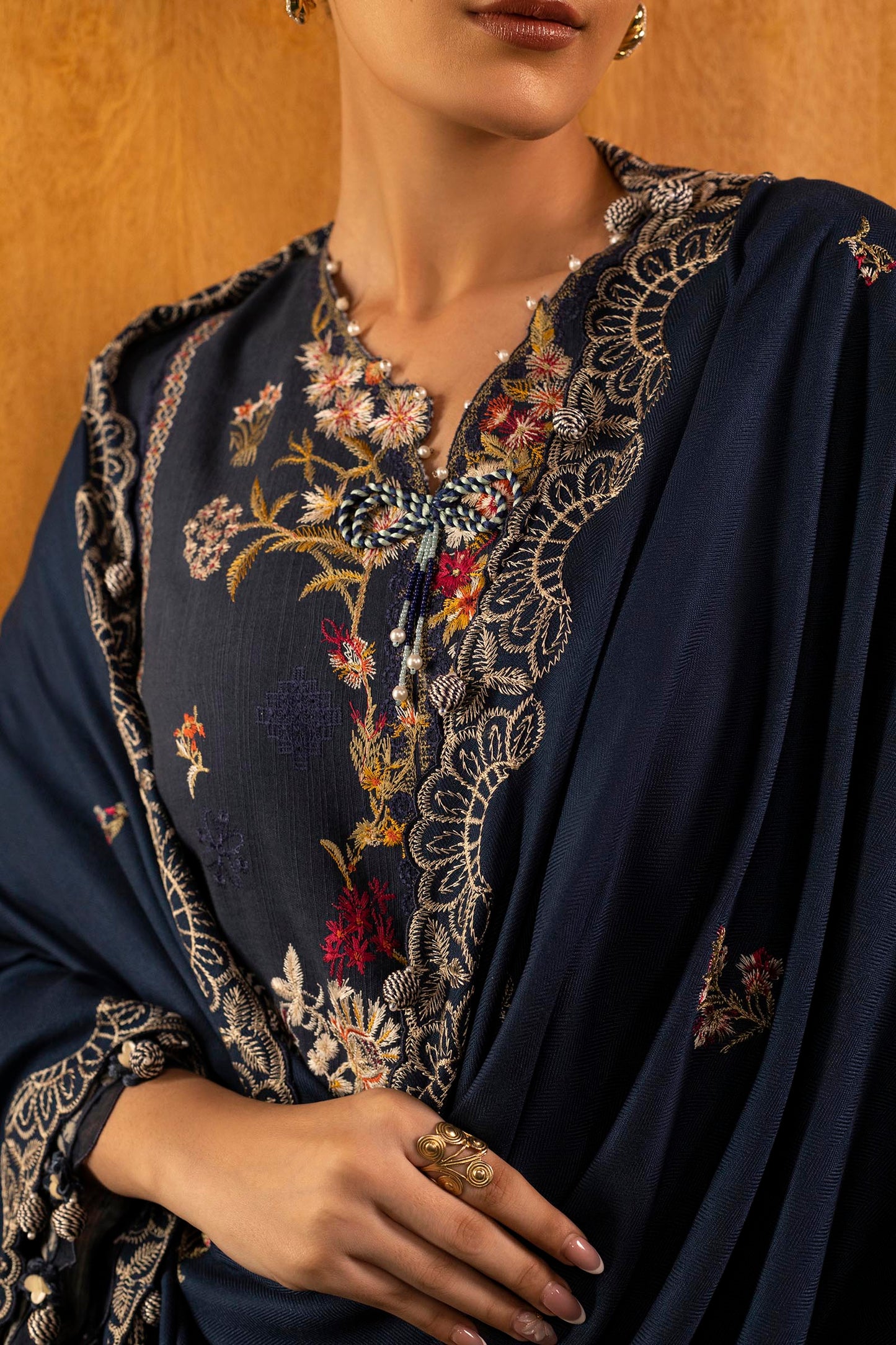 M253-02B-3CP | Sana Safinaz Muzlin Winter Collection 2025