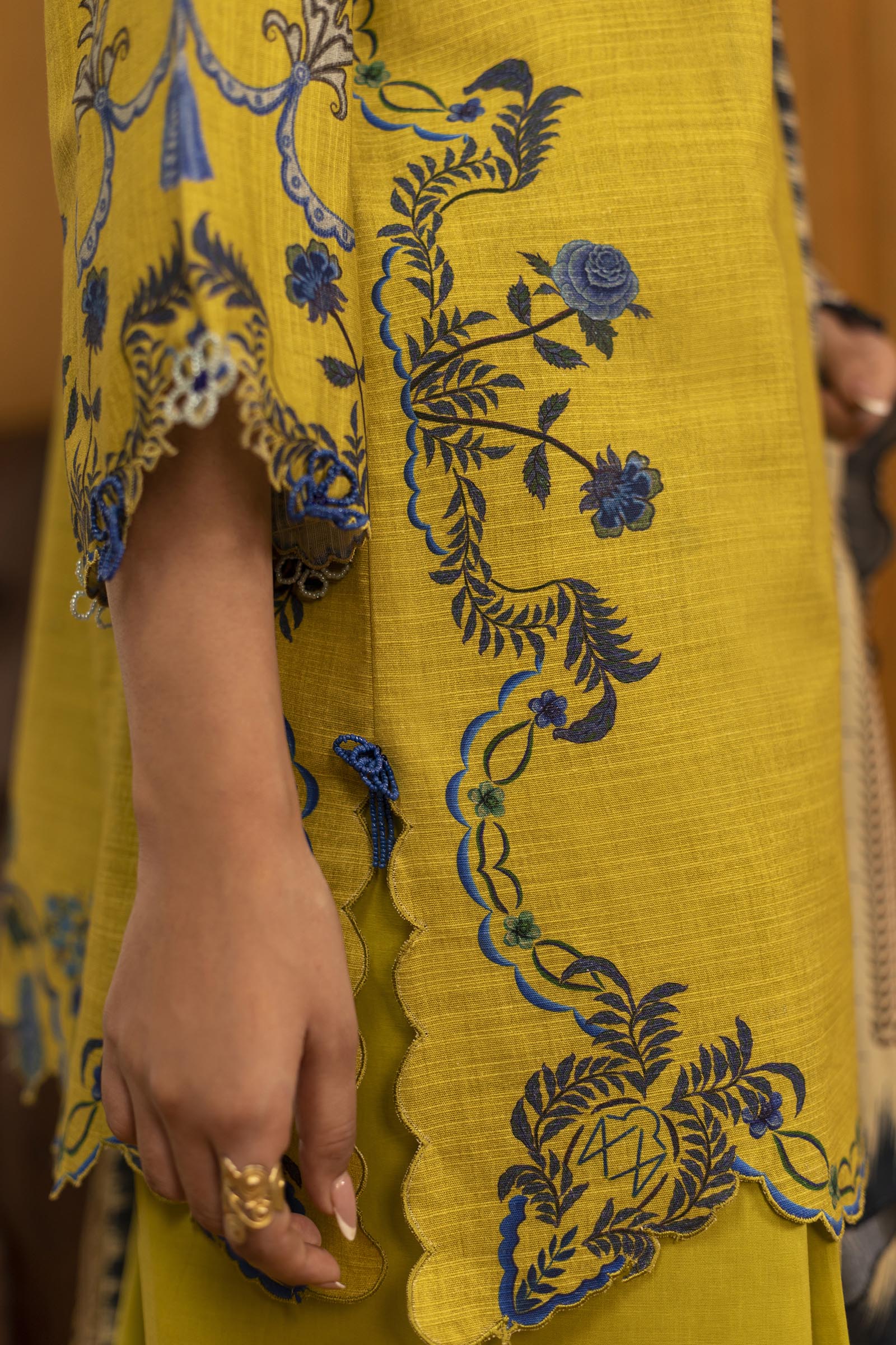 M253-04A-3CY | Sana Safinaz Muzlin Winter Collection 2025