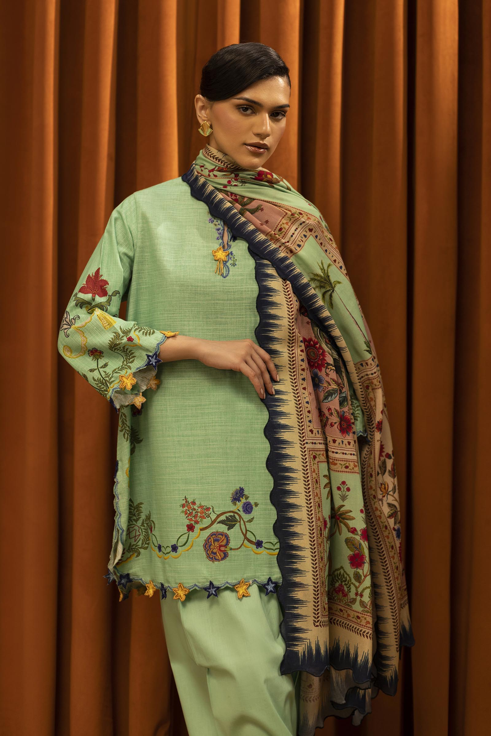 M253-04B-3CY | Sana Safinaz Muzlin Winter Collection 2025