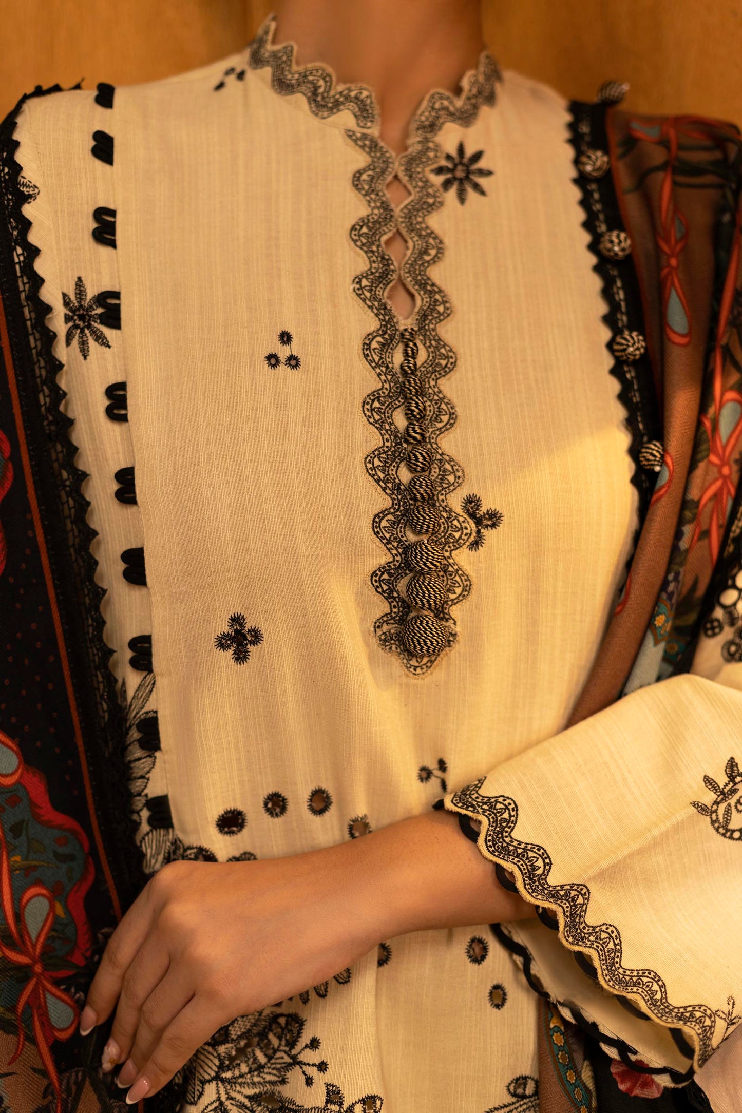 M253-05B-3AP | Sana Safinaz Muzlin Winter Collection 2025