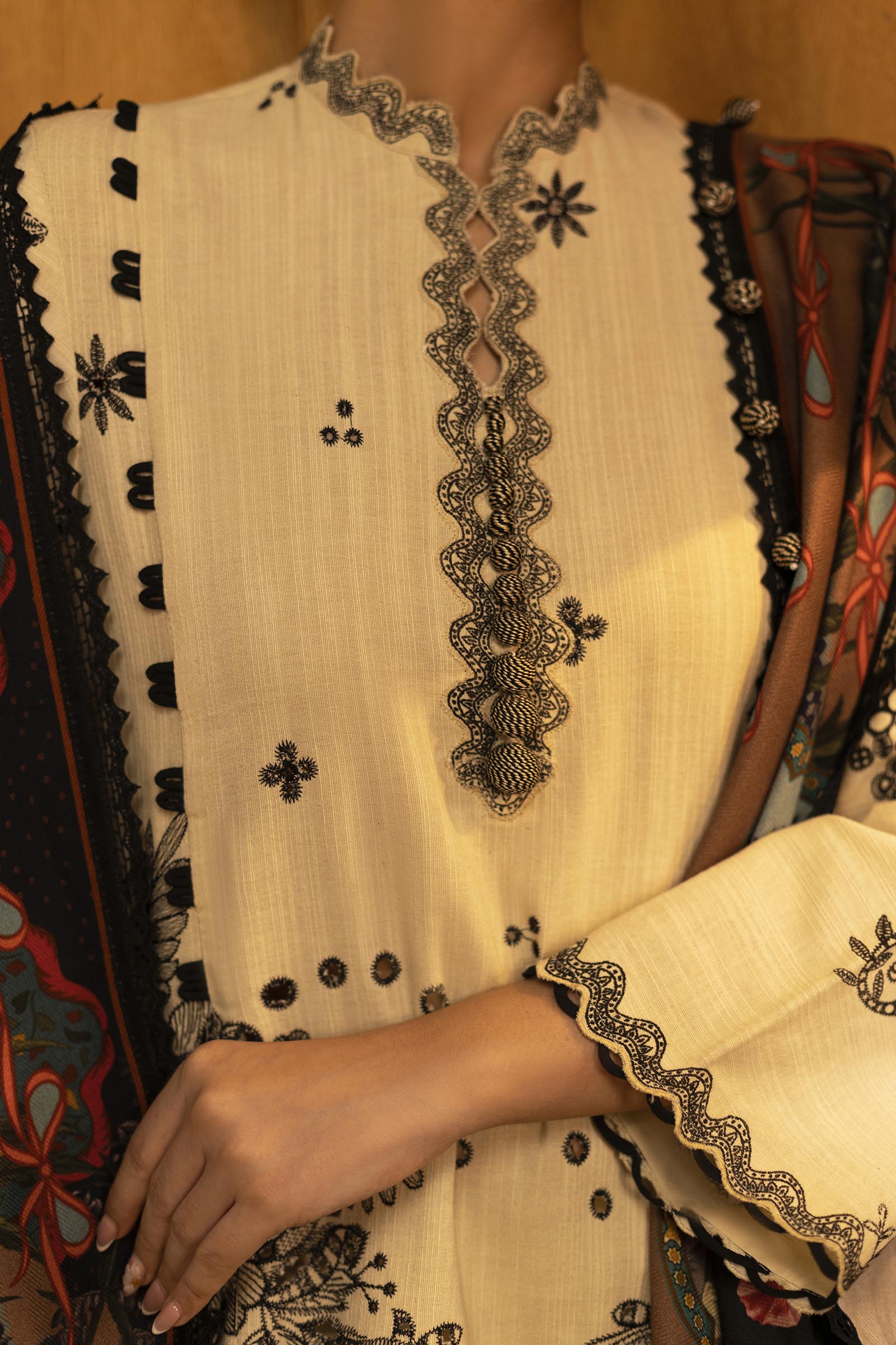 M253-05B-3AP | Sana Safinaz Muzlin Winter Collection 2025