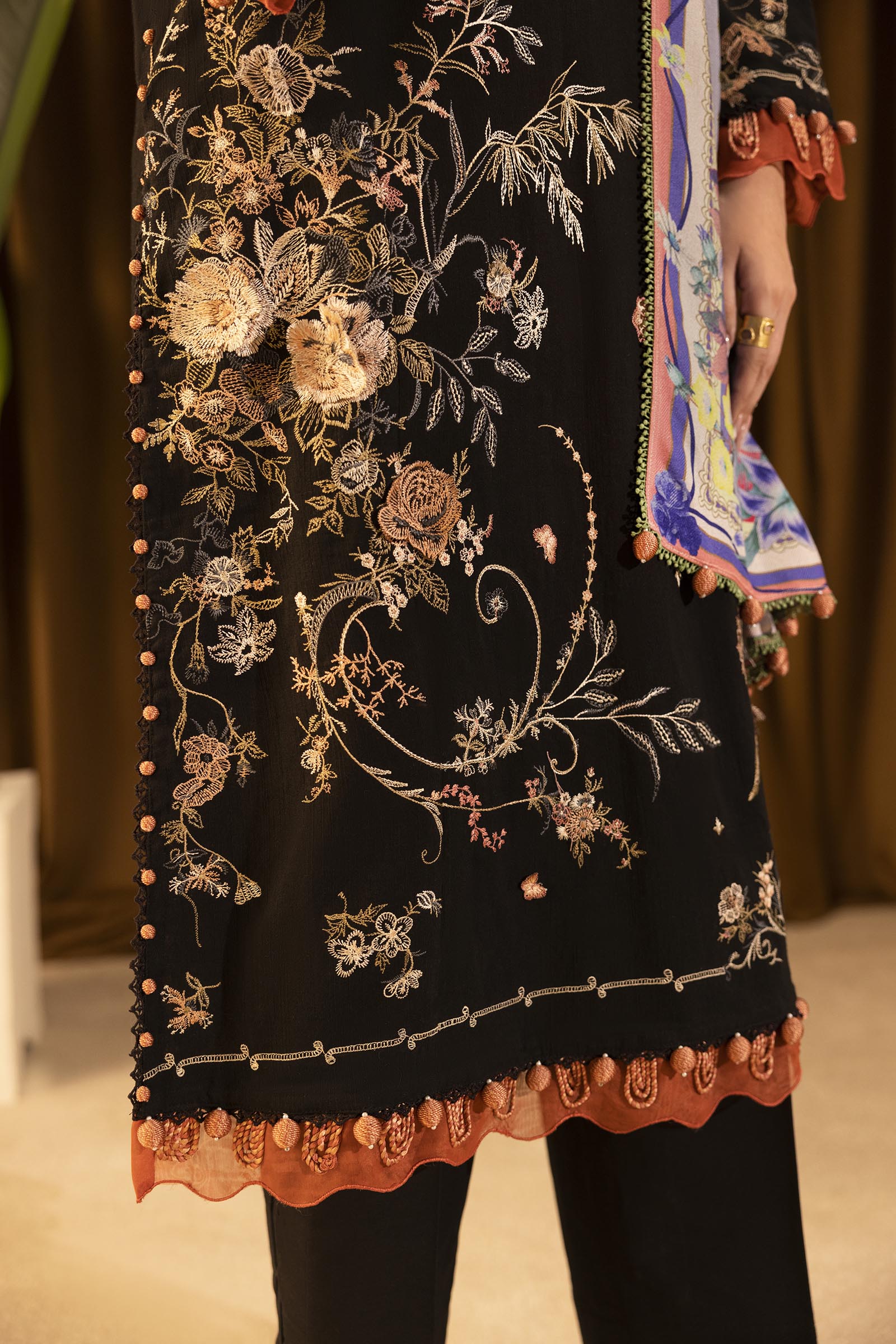 M253-06A-3CP | Sana Safinaz Muzlin Winter Collection 2025