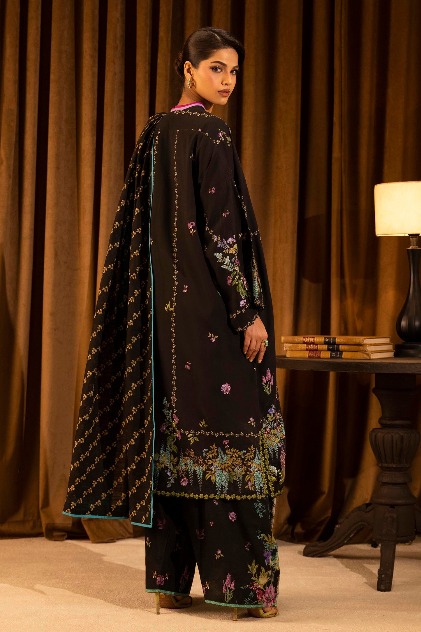 M253-013B-3CQ | Sana Safinaz Muzlin Winter Collection 2025