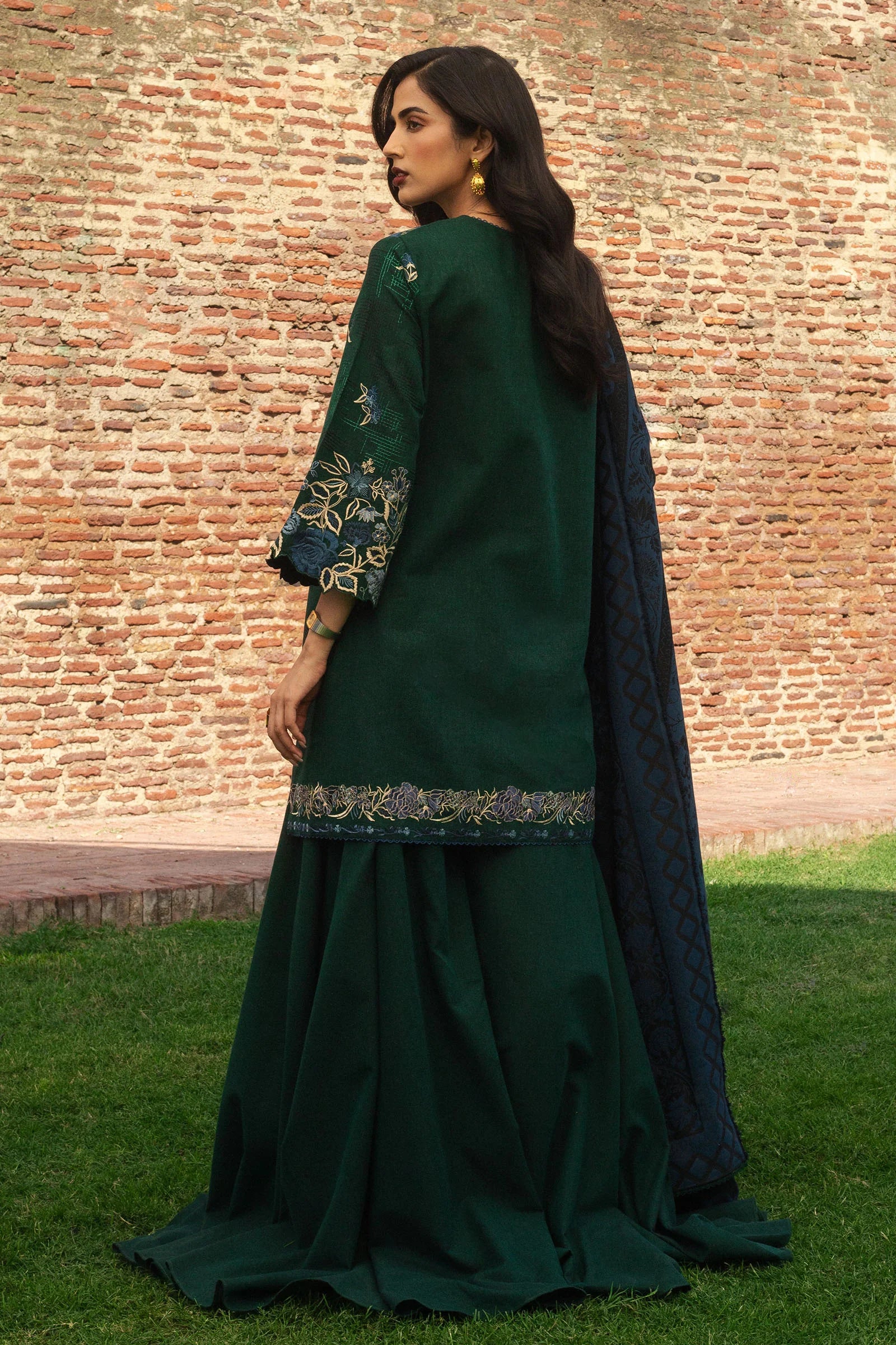 MINA-D7 | Zara Shahjahan | Winter Collection 2024