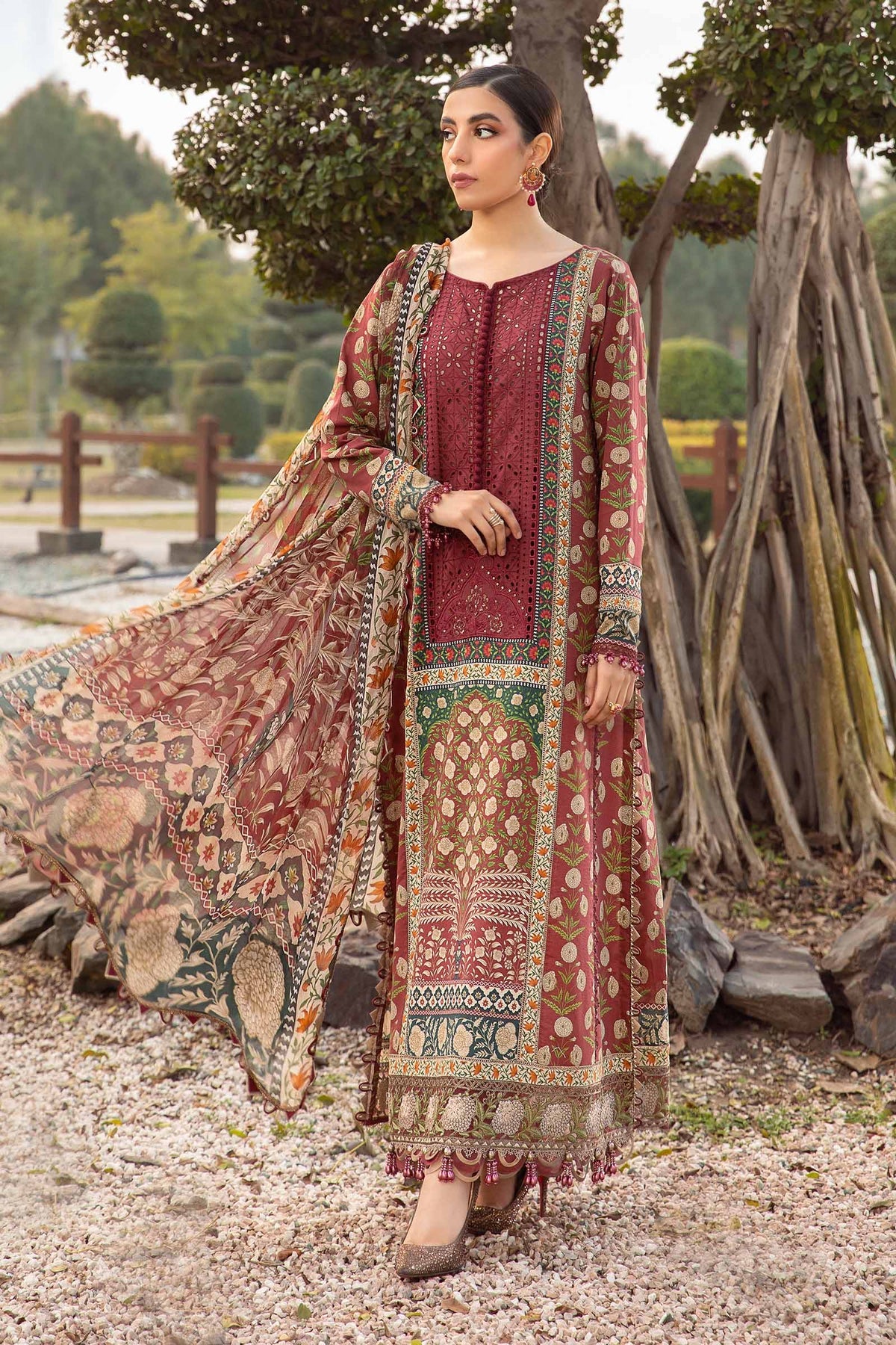 MPT-2114-B | Maria B | Mprints Spring Summer Lawn 2024