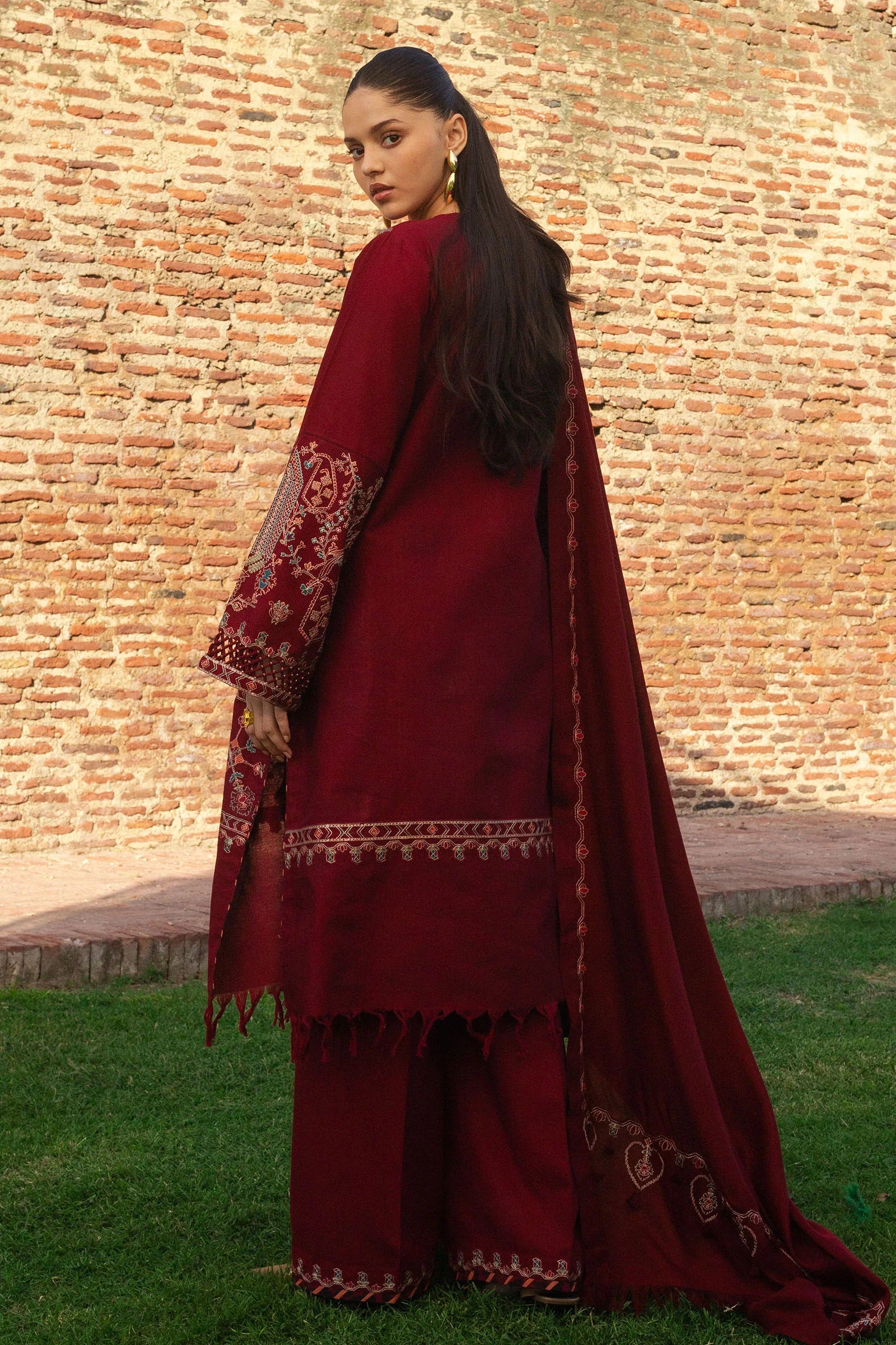 RAHA-D8 | Zara Shahjahan | Winter Collection 2024