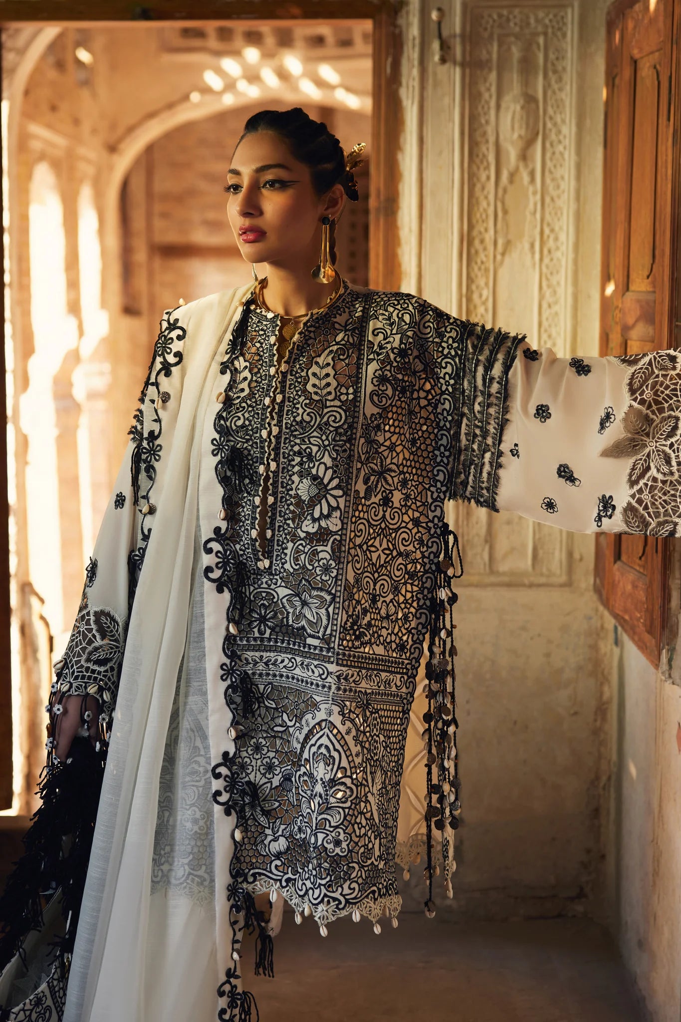 ISLA (EL25-02 B) | Elan | Summer Lawn 2025