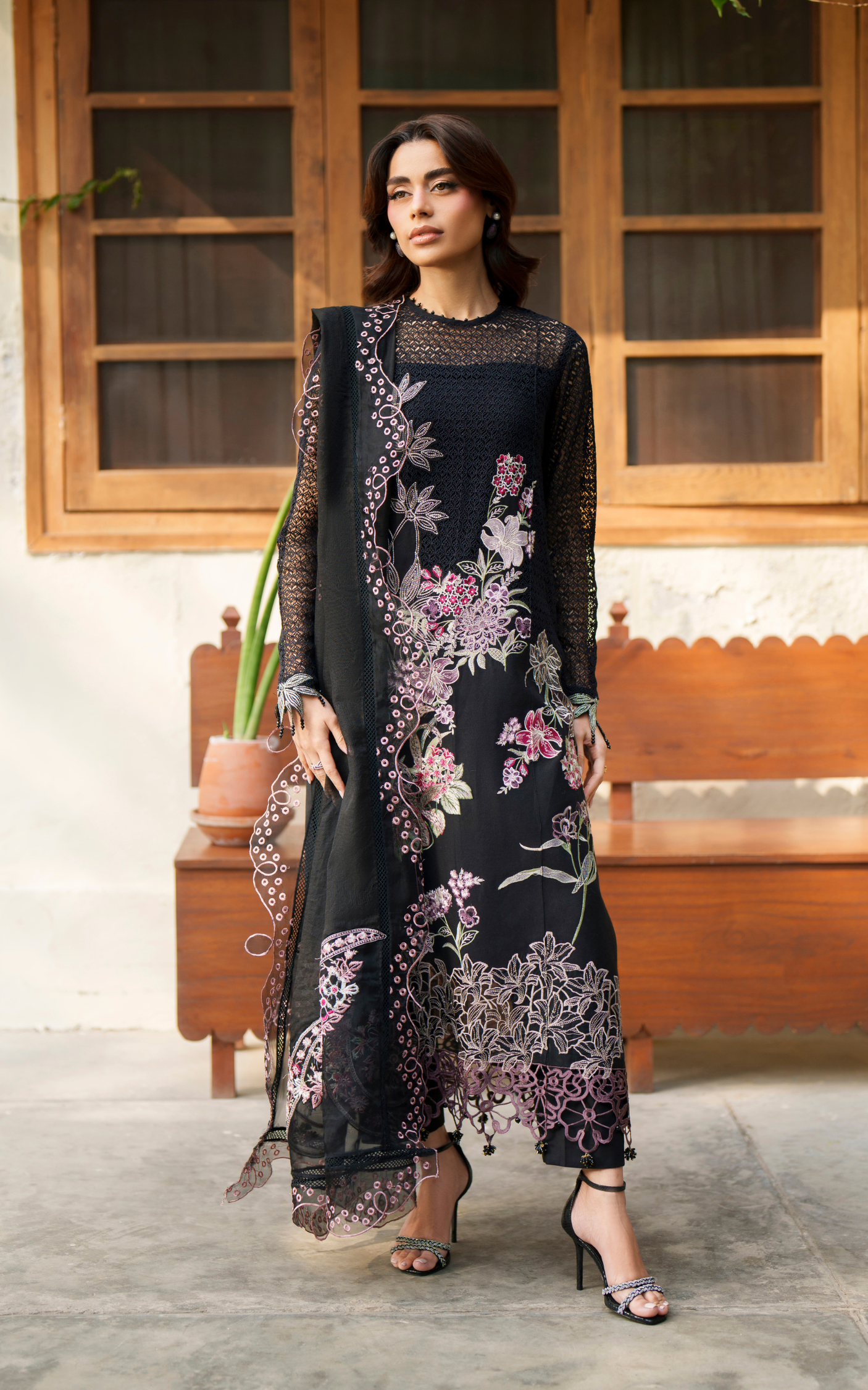 Noir Lily VUL26-01  | Asifa and Nabeela | Versa Luxury Lawn Collection 2026