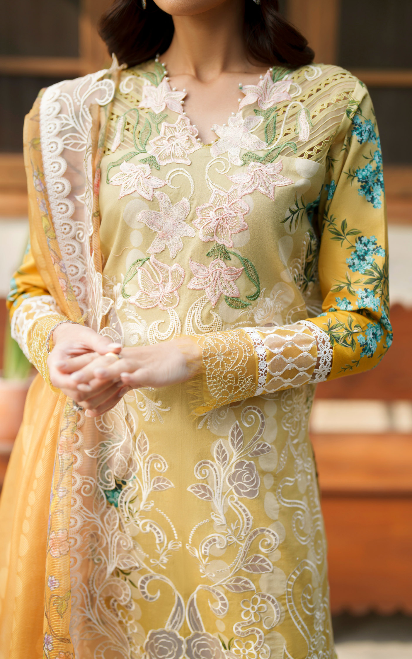 Sovereign Lace VUL26-02  | Asifa and Nabeela | Versa Luxury Lawn Collection 2026