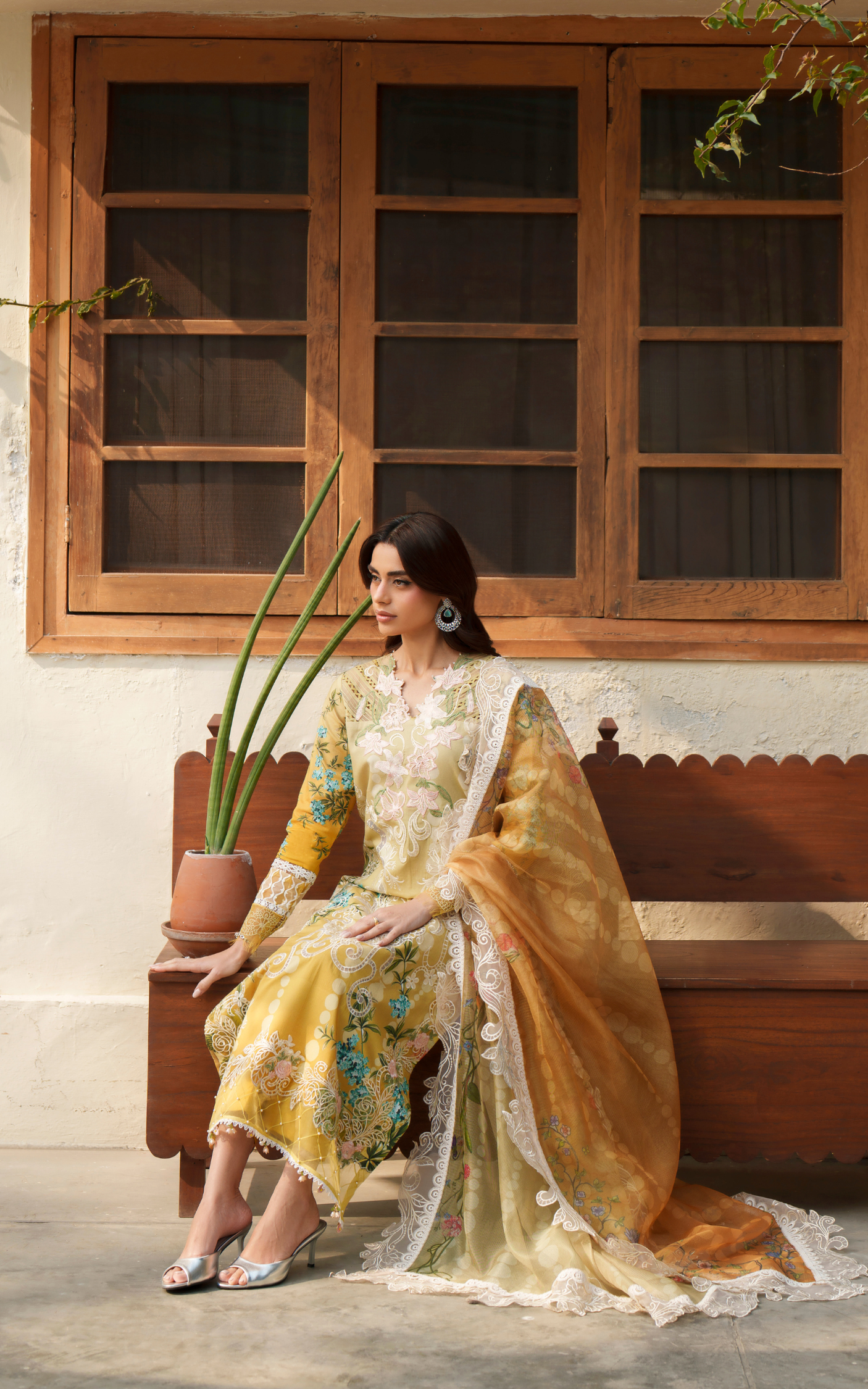 Sovereign Lace VUL26-02  | Asifa and Nabeela | Versa Luxury Lawn Collection 2026