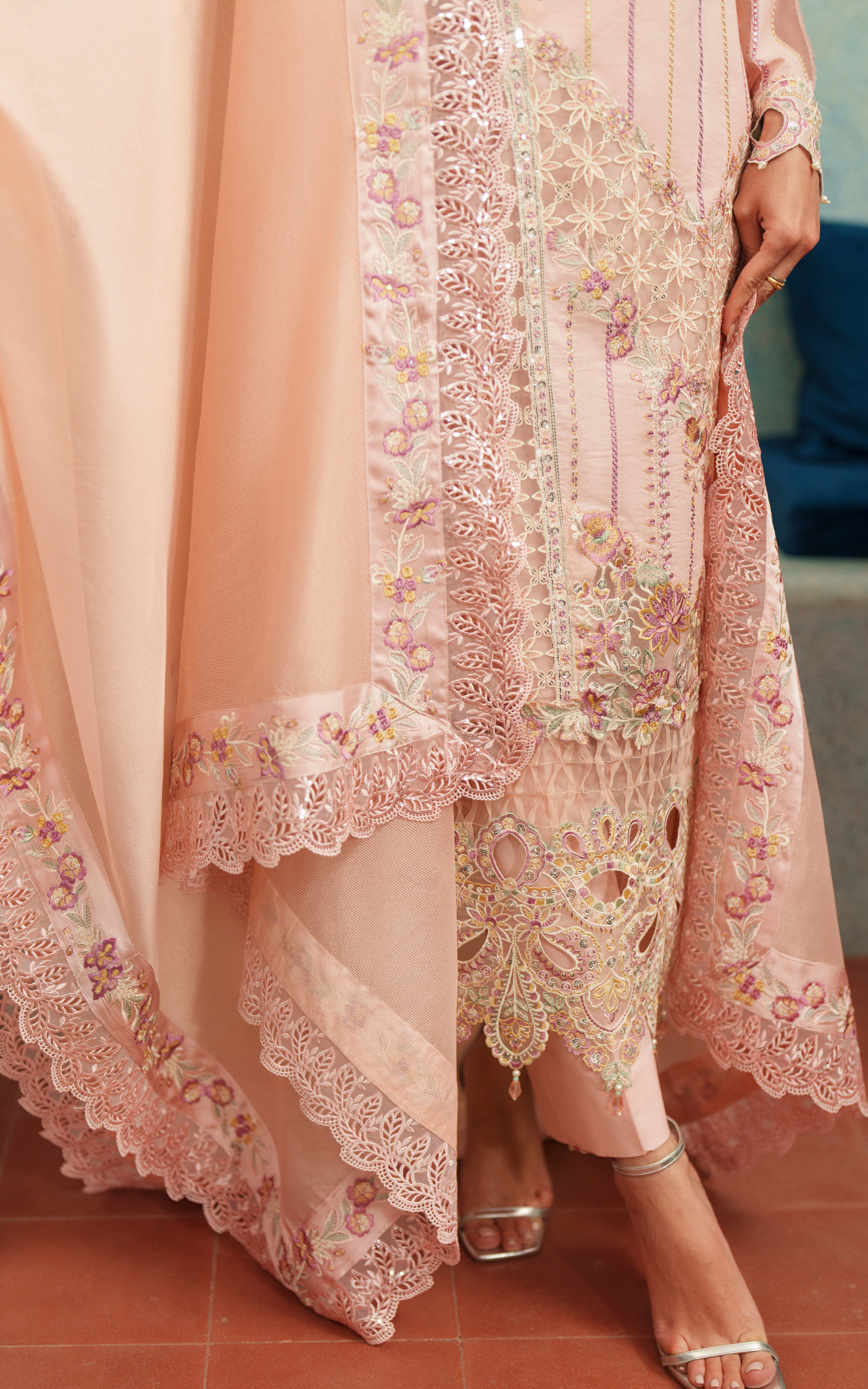 Crimson Courage VUL26-08 | Asifa and Nabeela | Versa Luxury Lawn Collection 2026
