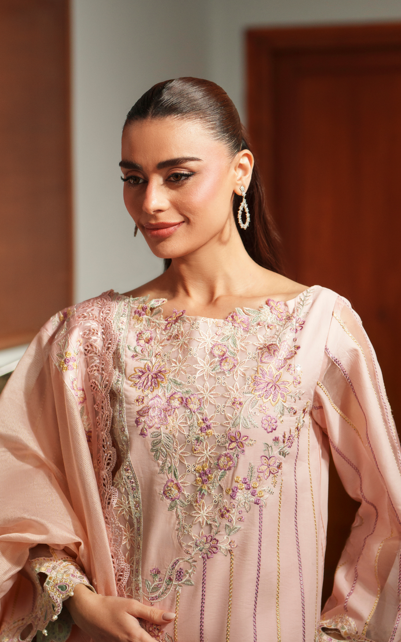 Crimson Courage VUL26-08 | Asifa and Nabeela | Versa Luxury Lawn Collection 2026
