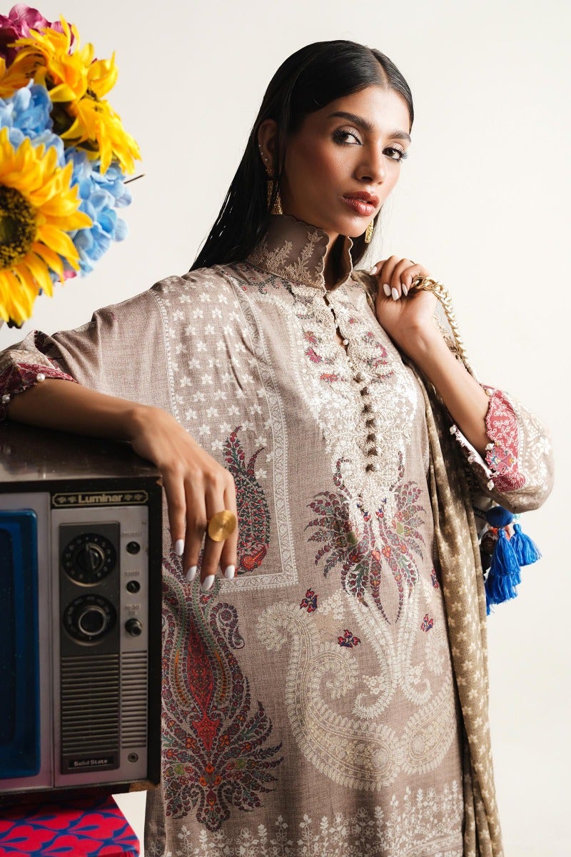 H232-010A-DB | Sana Safinaz | Mahay Winter 2023