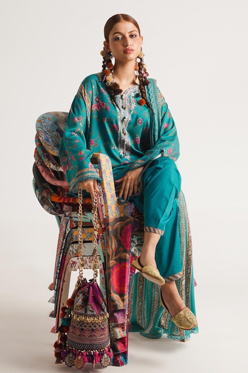 H232-011B-DC | Sana Safinaz | Mahay Winter 2023