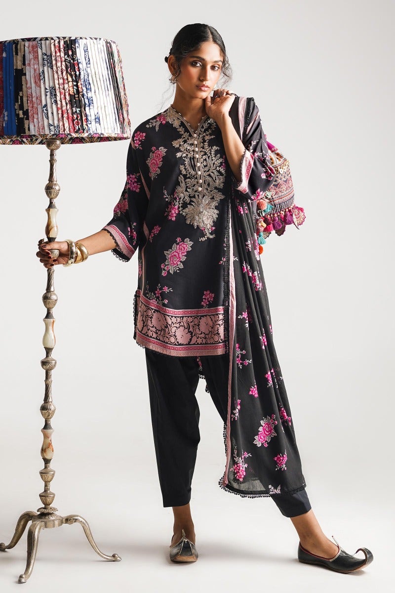 H232-015B-DC | Sana Safinaz | Mahay Winter 2023