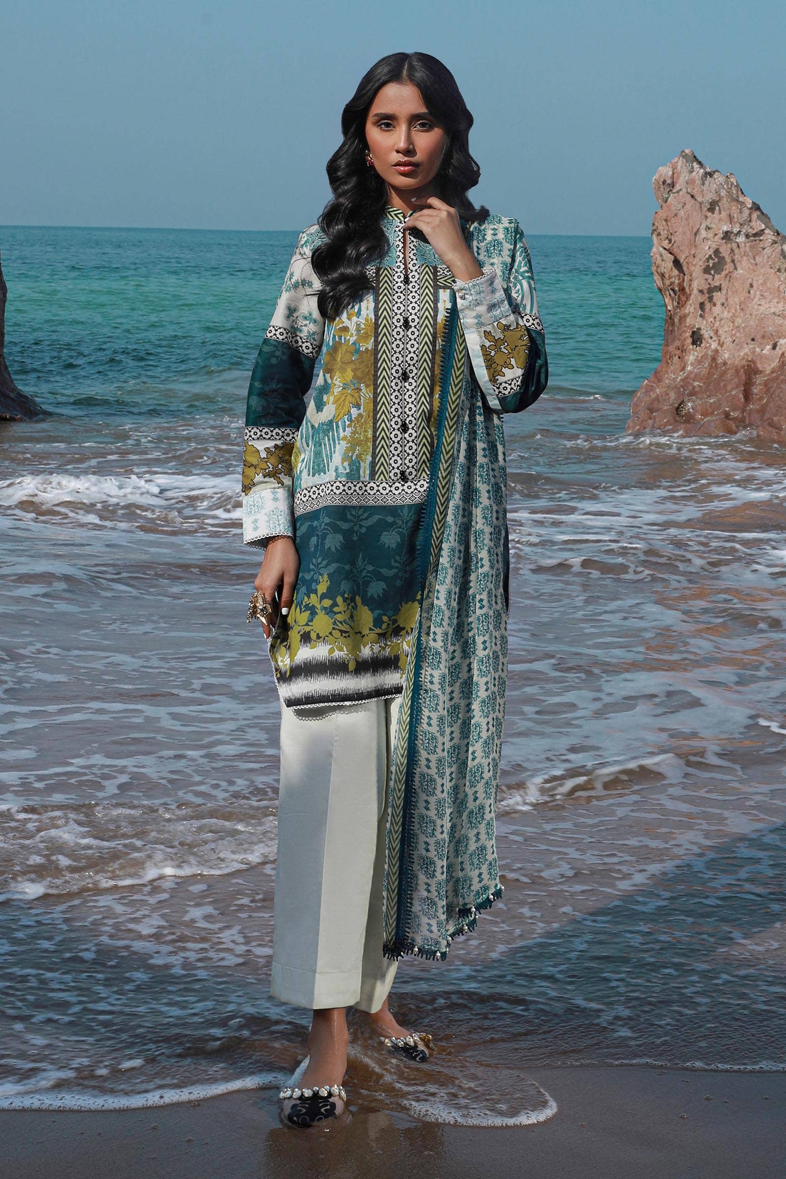 H241-015A-2I | Sana Safinaz | Mahay Spring Lawn 2024