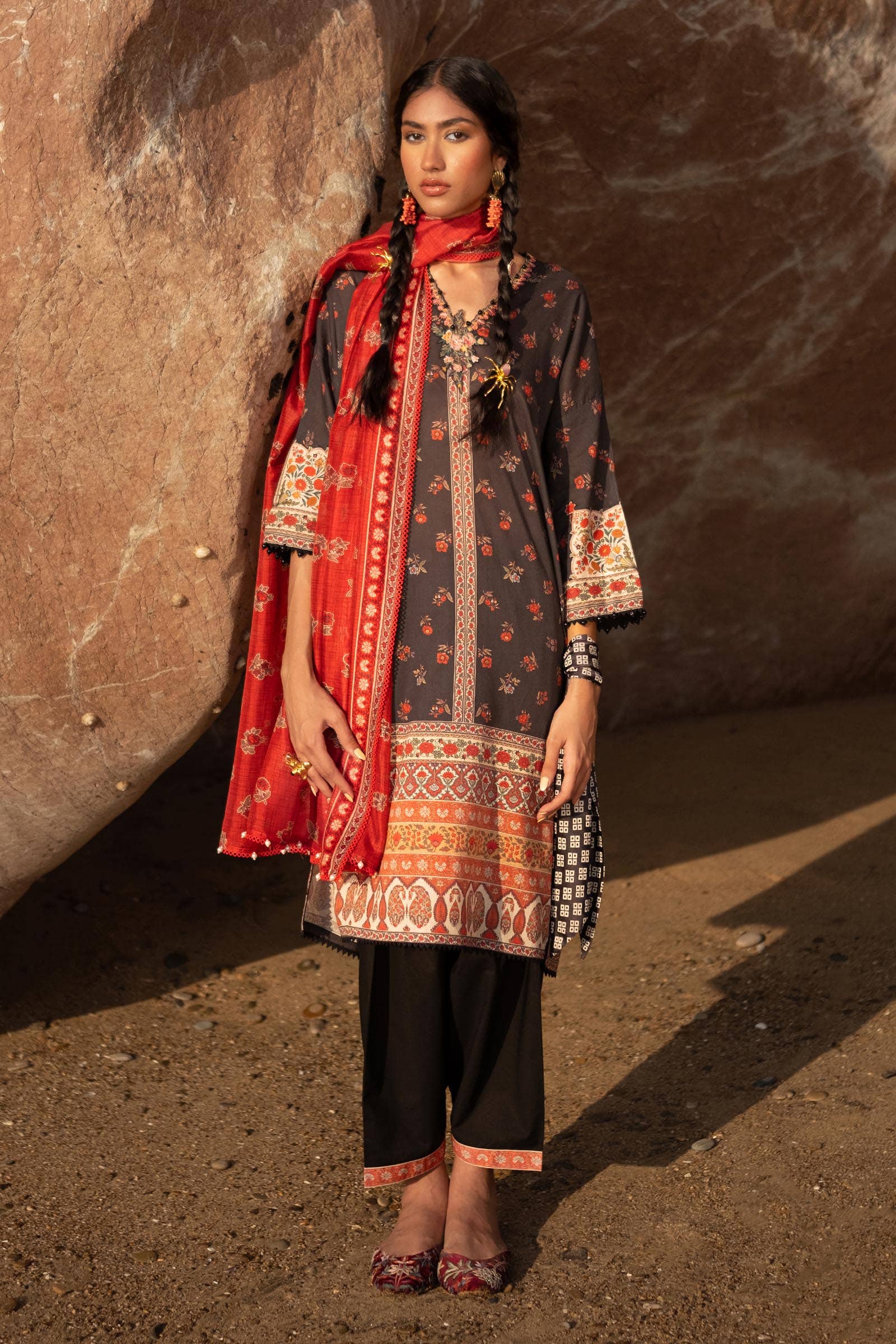 H241-017A-2BK | Sana Safinaz | Mahay Spring Lawn 2024