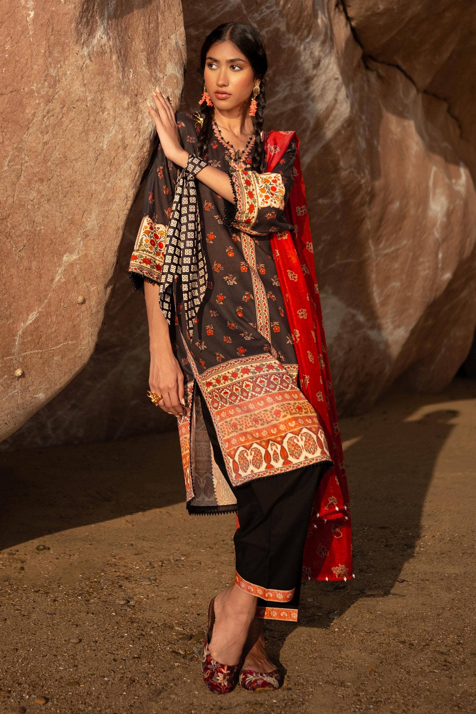 H241-017A-2BK | Sana Safinaz | Mahay Spring Lawn 2024