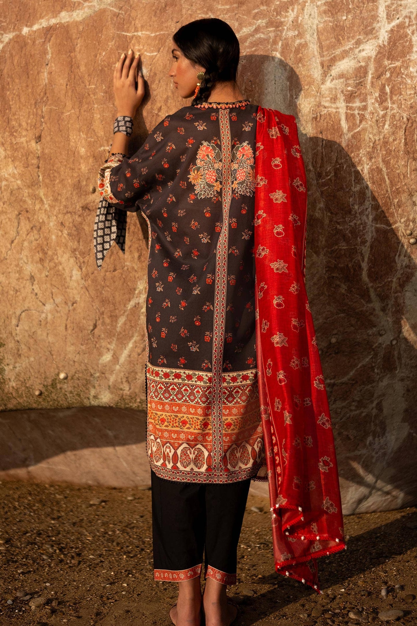H241-017A-2BK | Sana Safinaz | Mahay Spring Lawn 2024