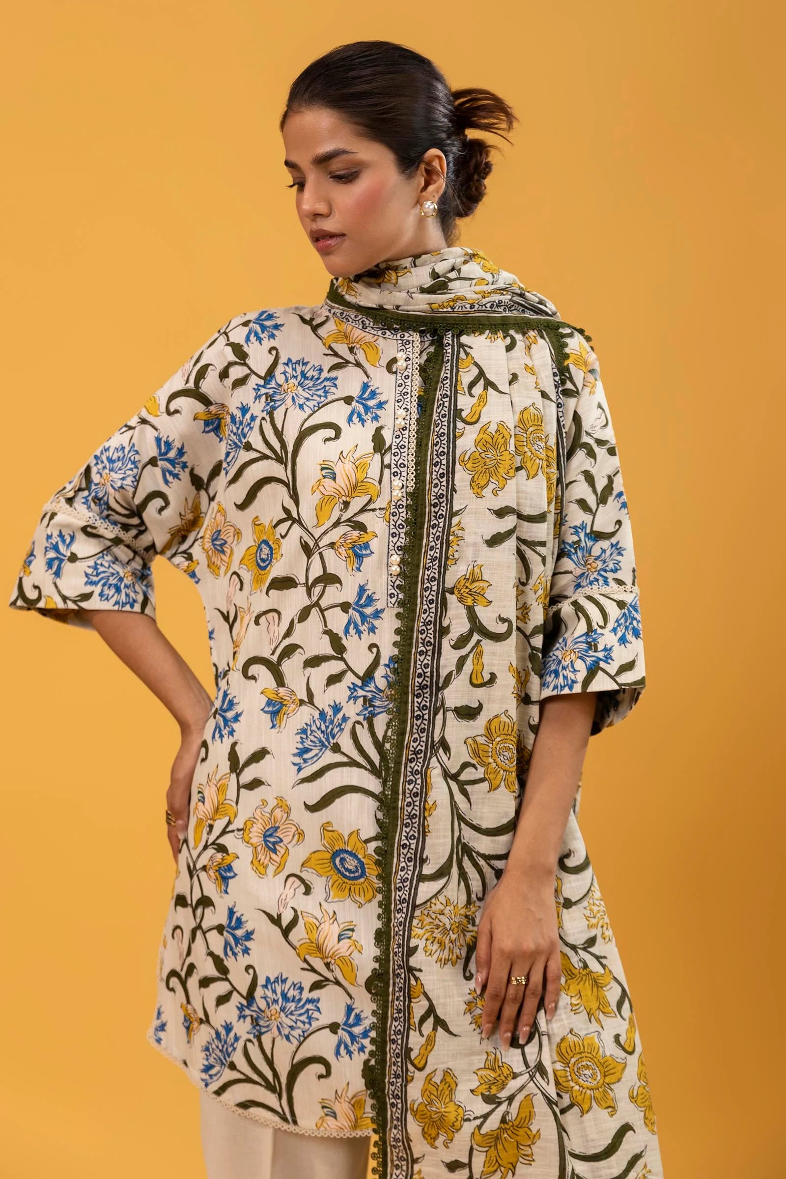 H243-017A-2Q | Sana Safinaz | Mahay Winter Collection 2024