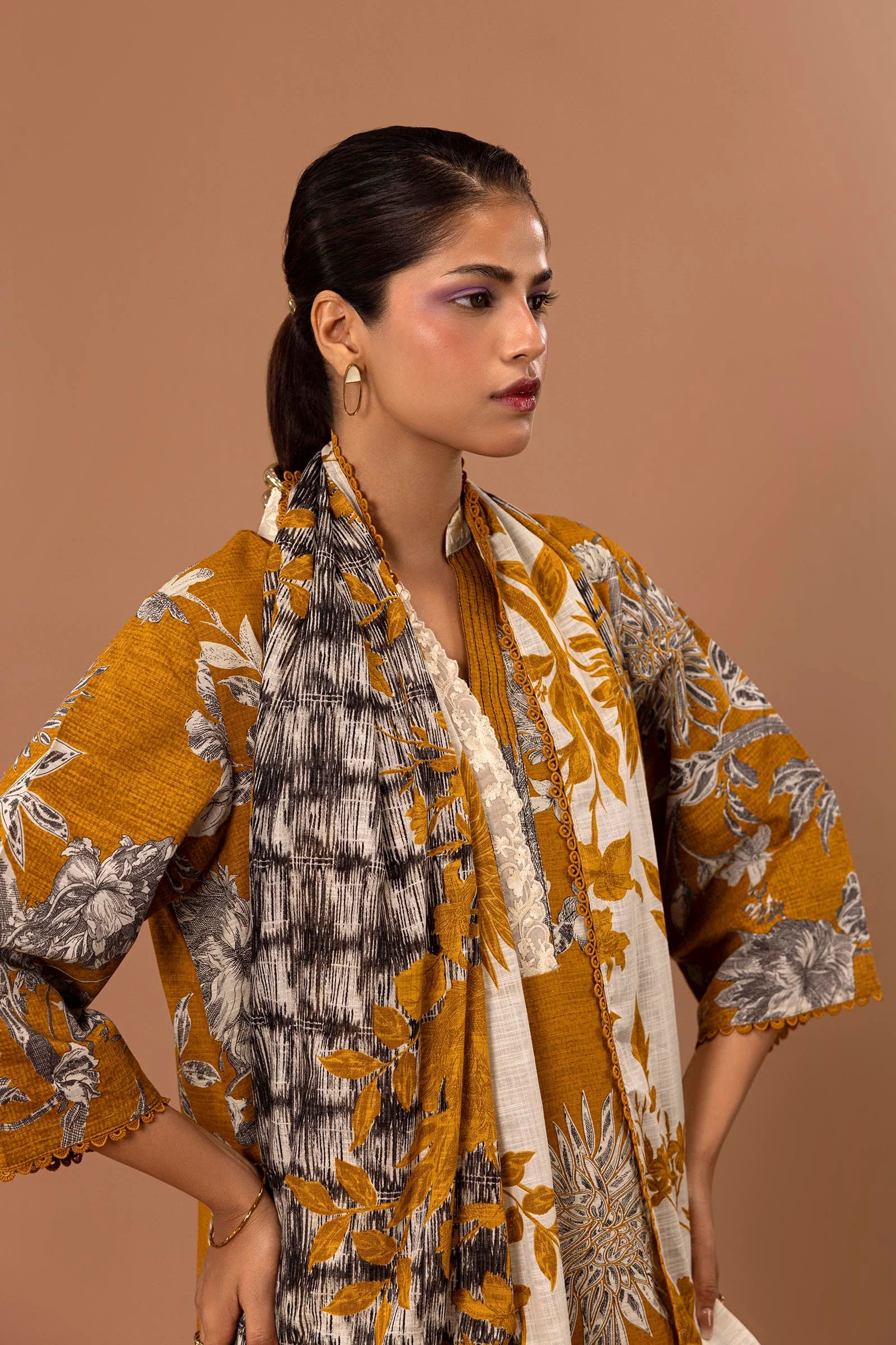 
H243-023B-2BQ | Sana Safinaz | Mahay Winter Collection 2024
