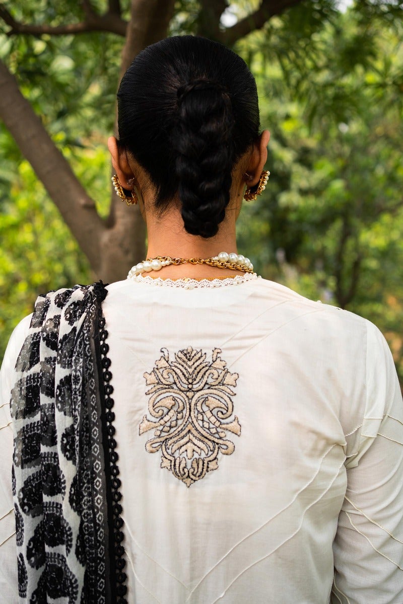 D-16A | Sana Safinaz | Muzlin Volume 2 Summer Lawn 2023