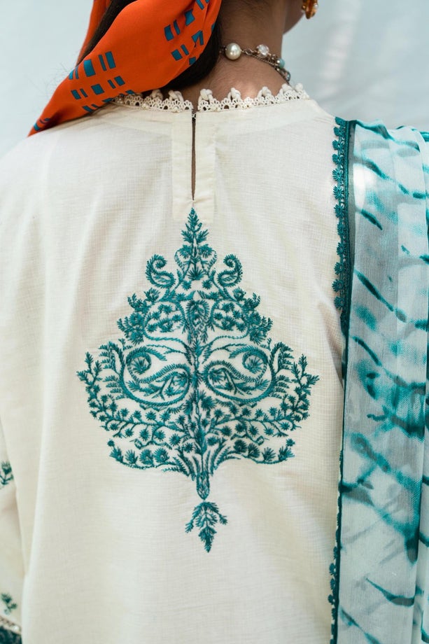 D-17A | Sana Safinaz | Muzlin Volume 2 Summer Lawn 2023