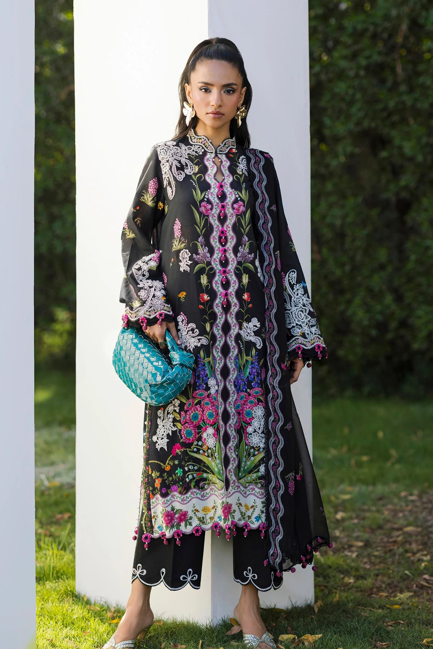 M252-001A-CI | Sana Safinaz | Muzlin Lawn 2025