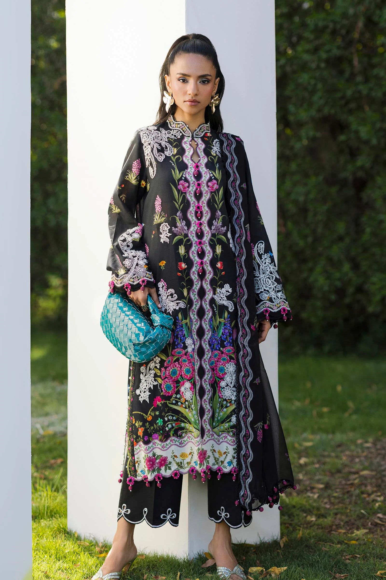 M252-001A-CI | Sana Safinaz | Muzlin Lawn 2025